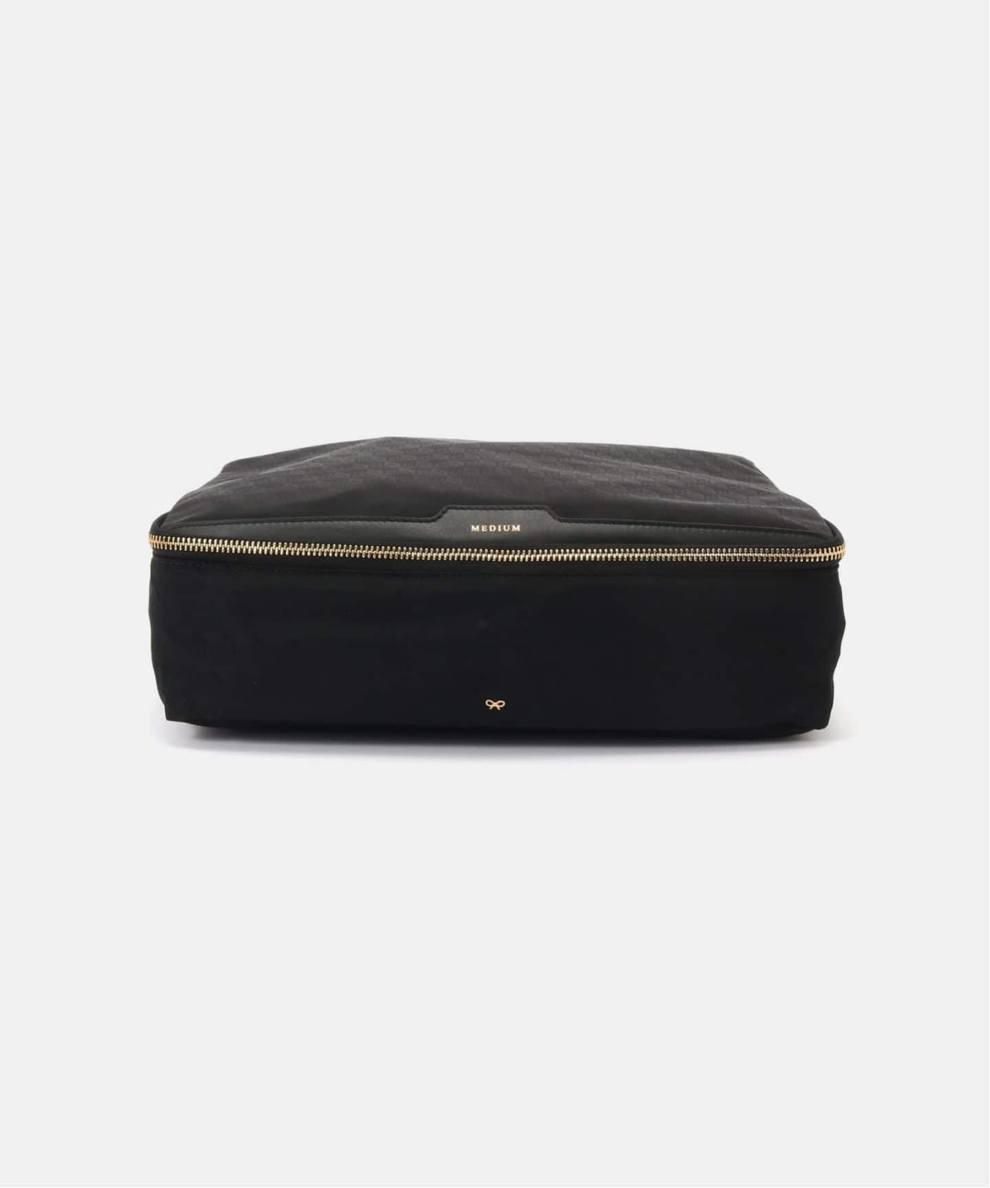 極美品 アニヤハインドマーチ Chubby Cubeラムレザー ショルダ　黒 ANYA HINDMARCH/アニヤ ハインドマーチ MEDIUM PACKING CUBE