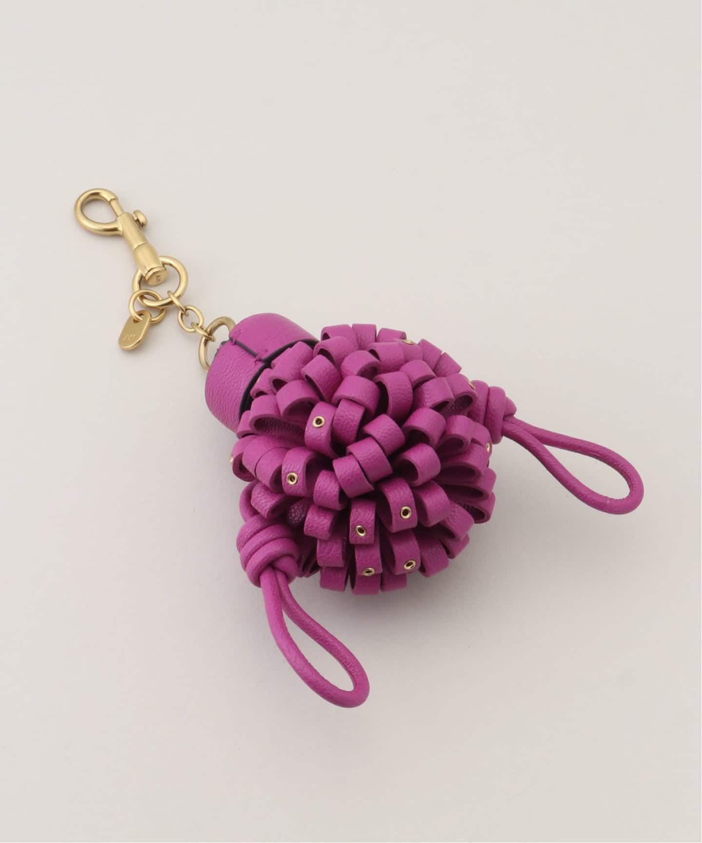 ANYA HINDMARCH/アニヤ ハインドマーチ CHARM EYELET CAPRA チャーム