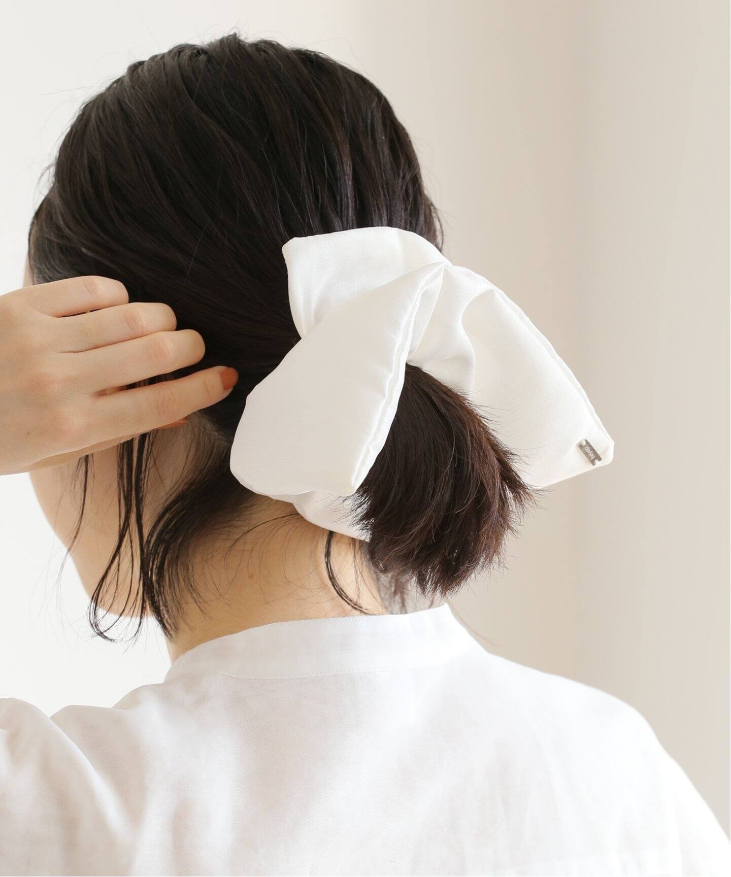 ヘアアクセサリー heyep Silk Square Medium Scrunchie PRE ORDER】Silk Square Medium Scrunchie – heyep