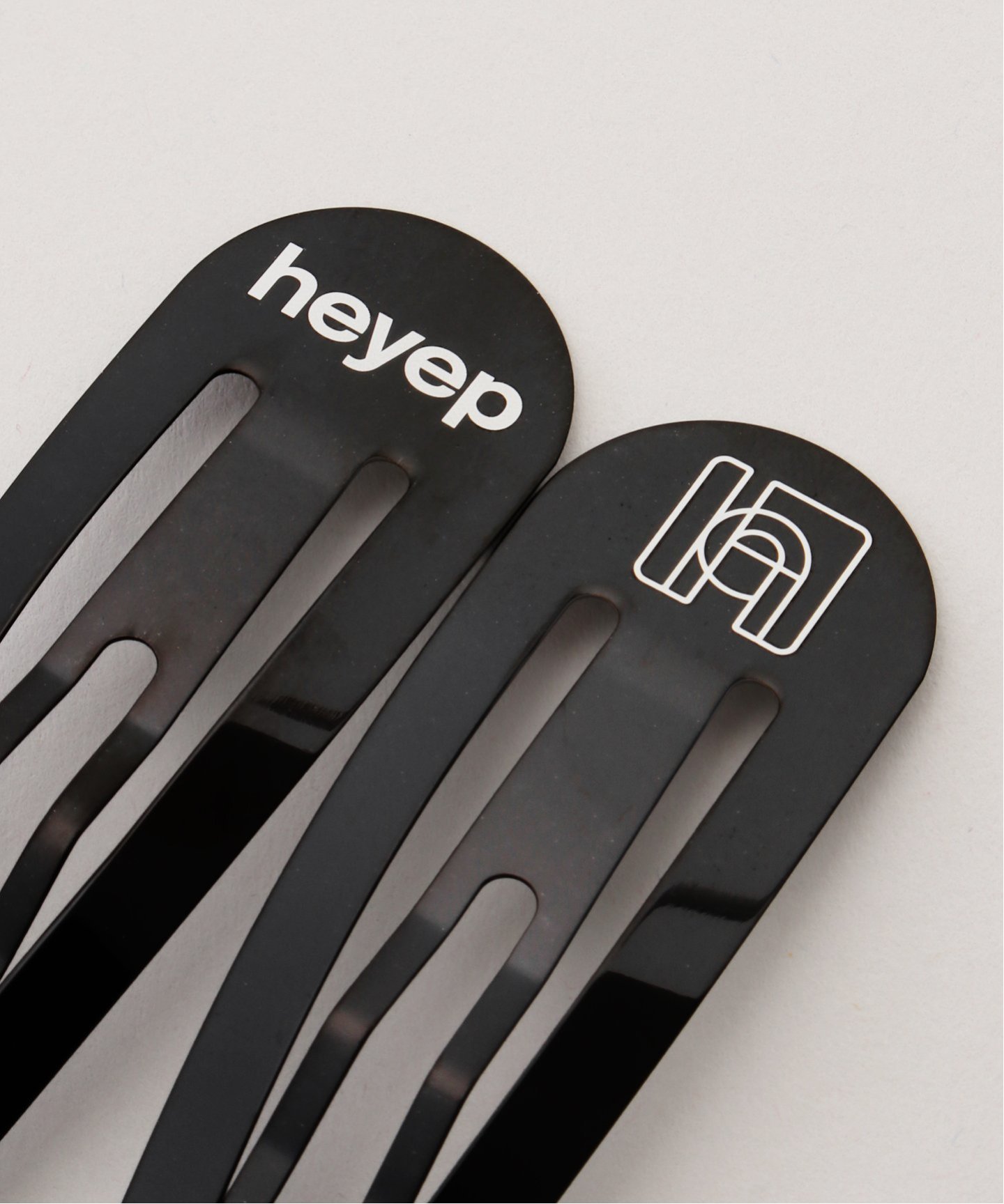 HEYEP Logo & Emblem Hair Clips - 2 Piece Set(ヘアアクセサリー)|BOICE FROM ...