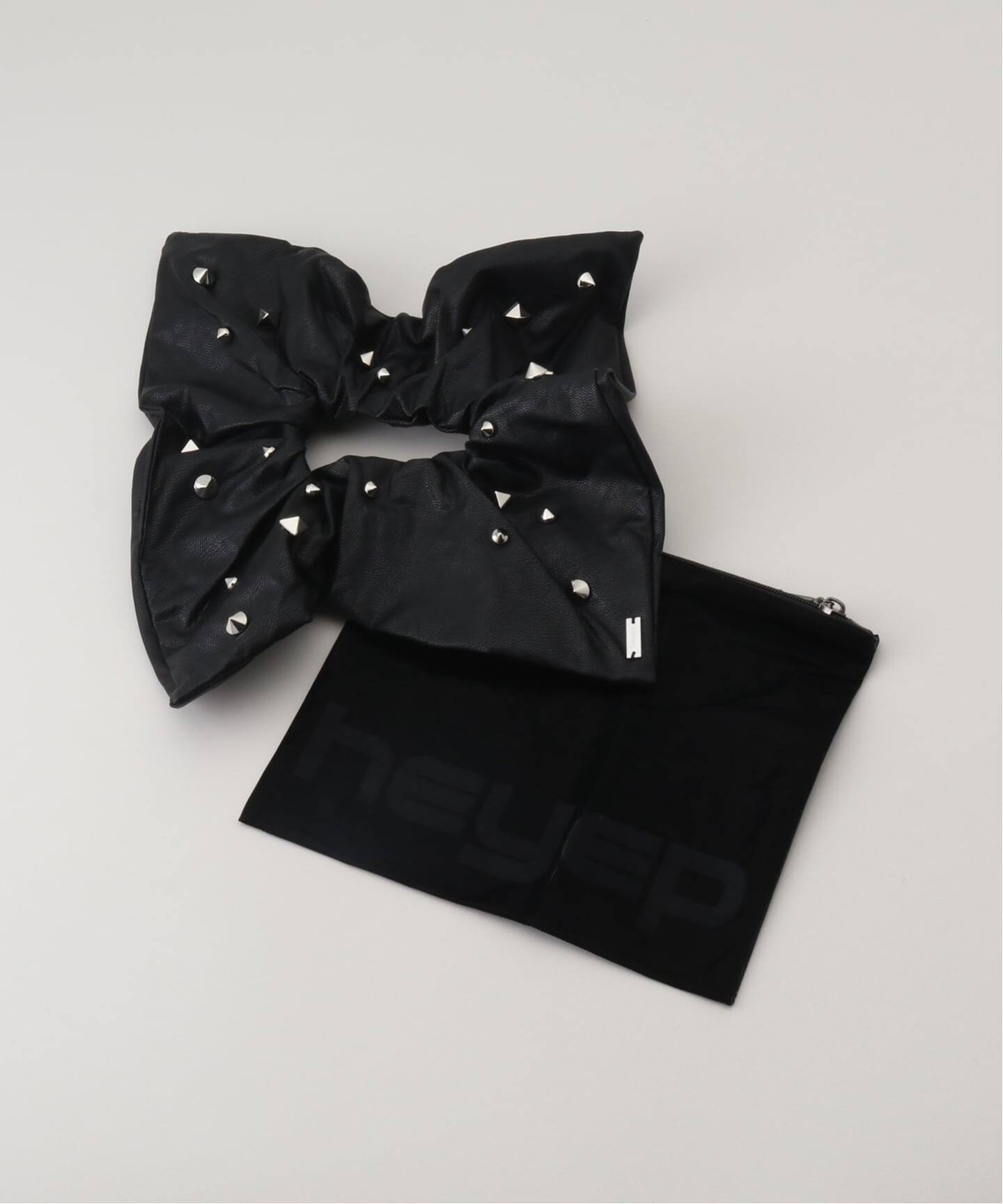 HEYEP Faux Leather Studded Scrunchie（ヘアアクセサリー）｜BOICE