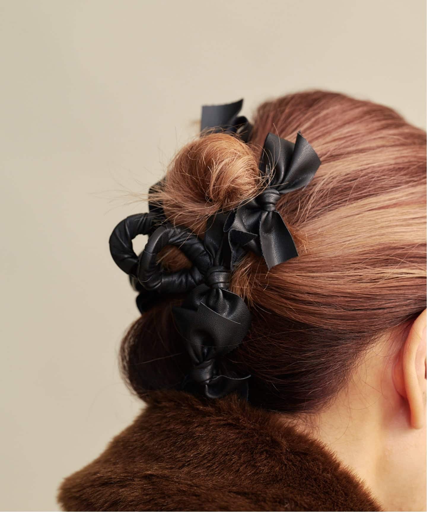 TRESSE Leather Ruban Clip in Black（ヘアアクセサリー）｜BOICE FROM