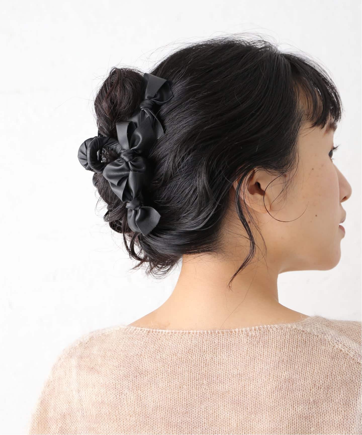 TRESSE Leather Ruban Clip in Black（ヘアアクセサリー）｜BOICE FROM
