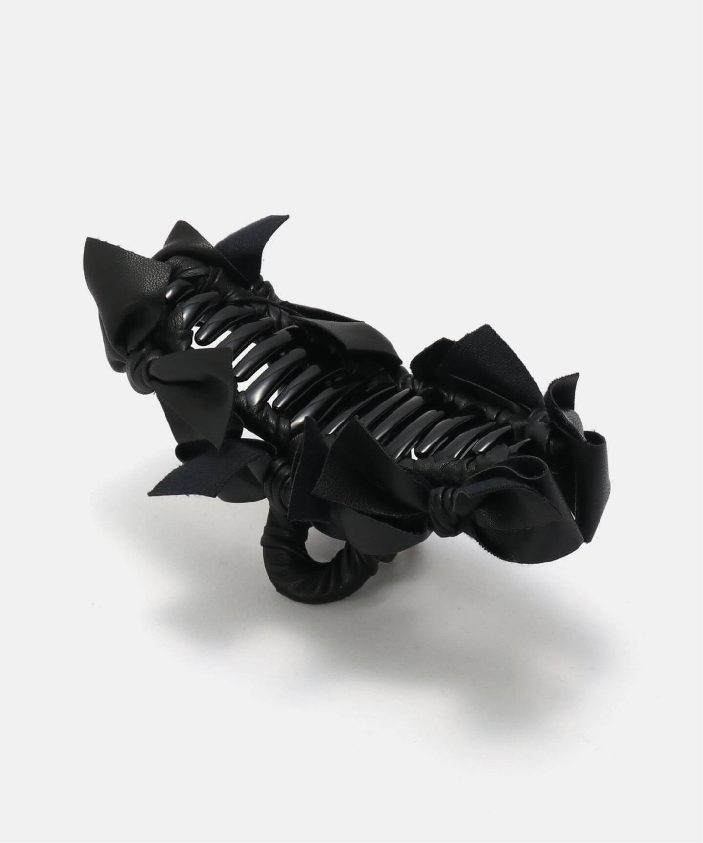 TRESSE Leather Ruban Clip in Black（ヘアアクセサリー）｜BOICE FROM