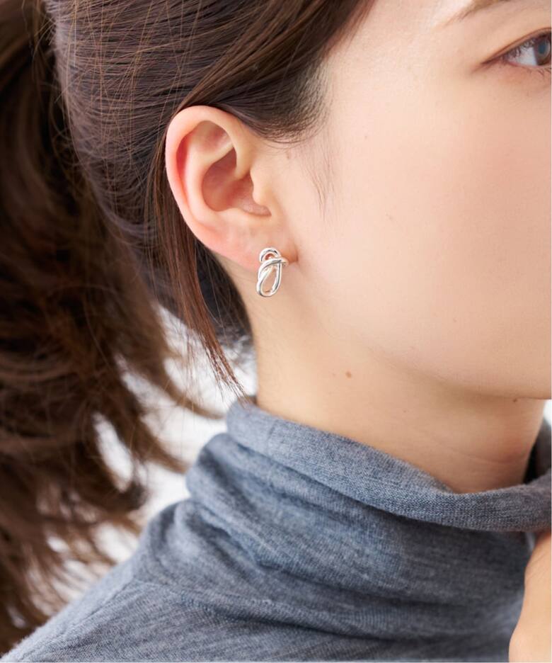 Completedworks アシンメトリー ノット earring（ピアス（両耳用 