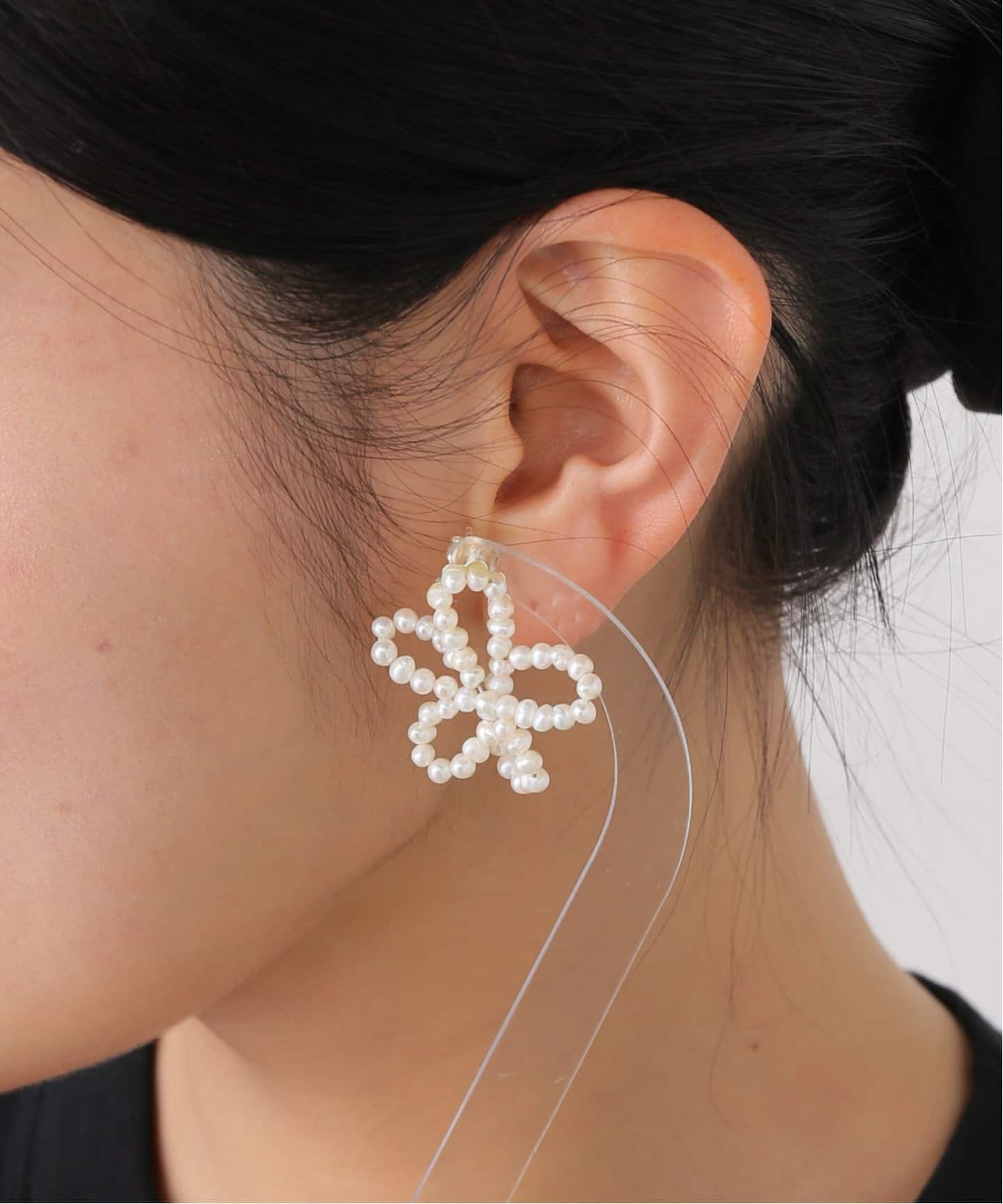 COMPLETEDWORKS freshwater pearls flower ピアス（ピアス（両耳