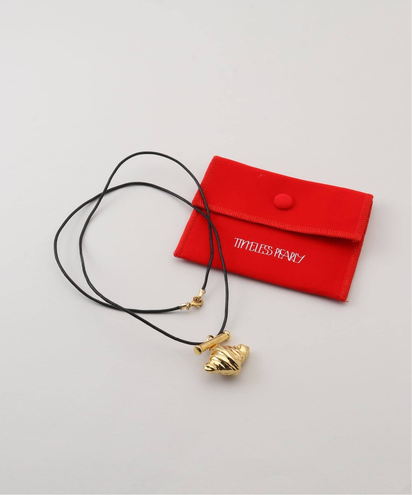 TIMELESS PEARLY】 CORD NOIR AVEC UN CROISSANT AR：ネックレス