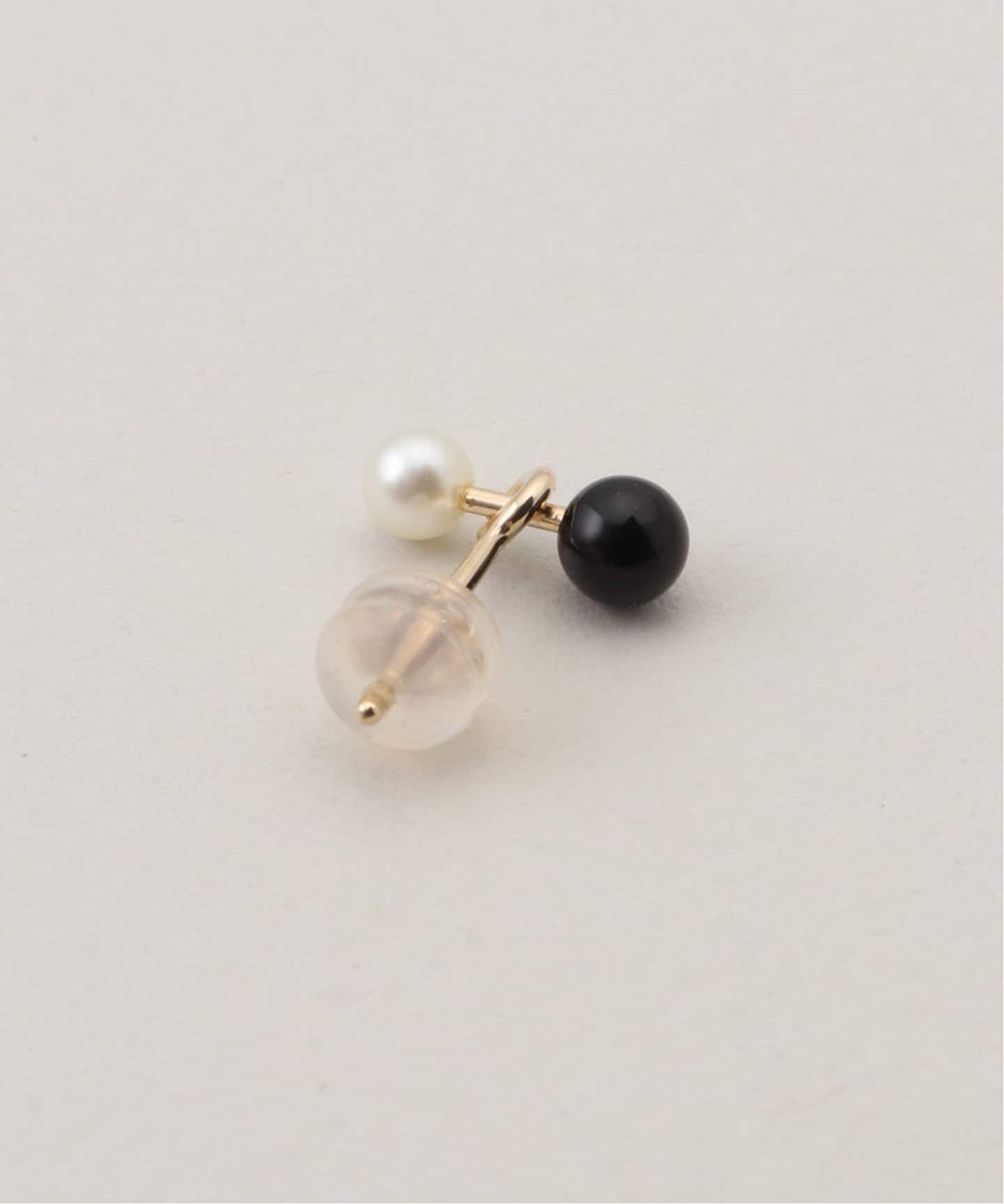 HIROTAKA/ヒロタカ】 HONEY ANT Akoya Pearl Onyx Ear：ピアス（片耳用