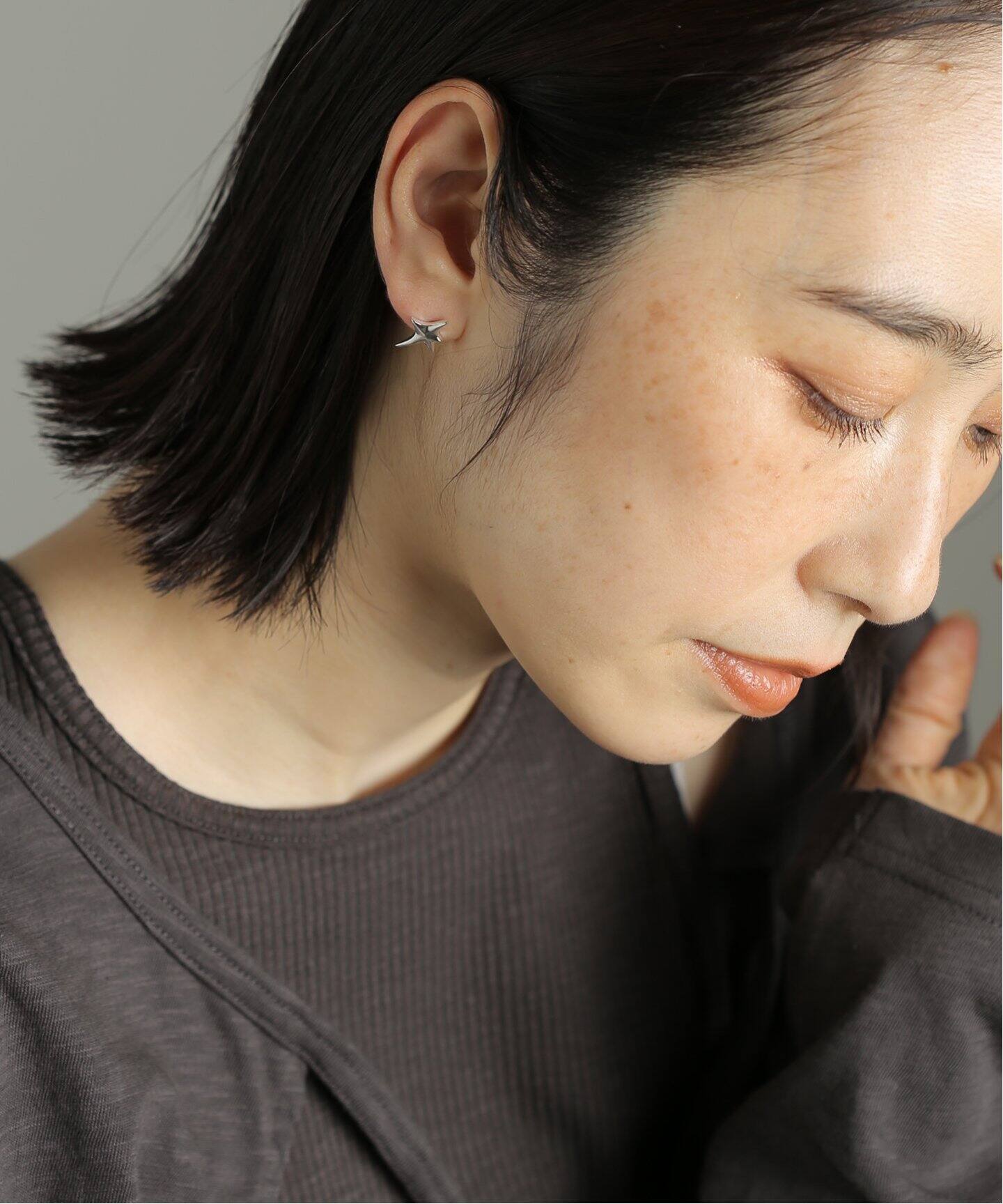 Soierie/ソワリー コスミックアートシンプルピアス （両耳用