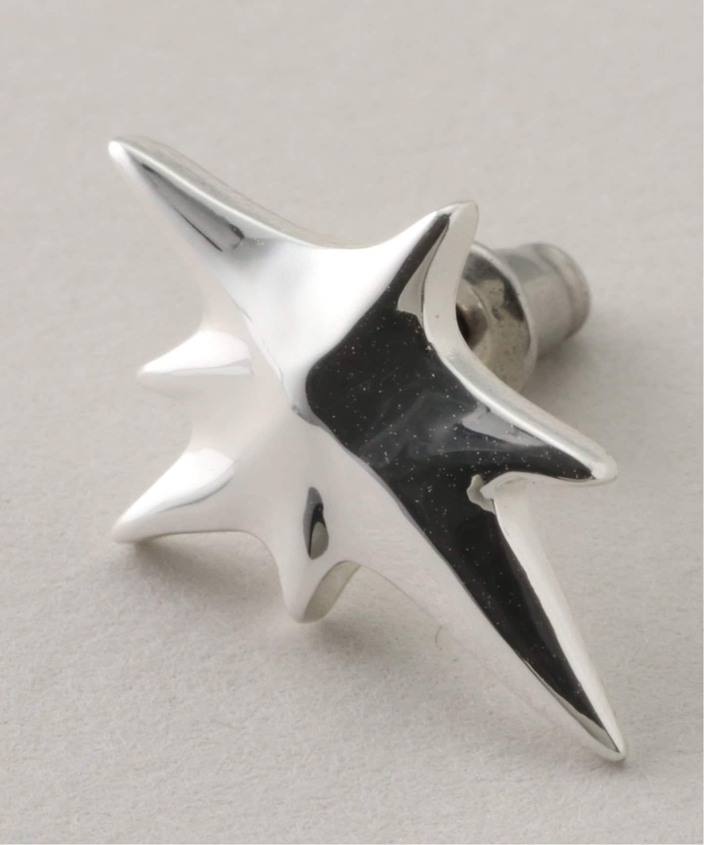 ソワリー　soierie 両耳ピアス　完売品　希少✨ Soierie/ソワリー】KINETIC PARTS PIERCE（ピアス（両耳用