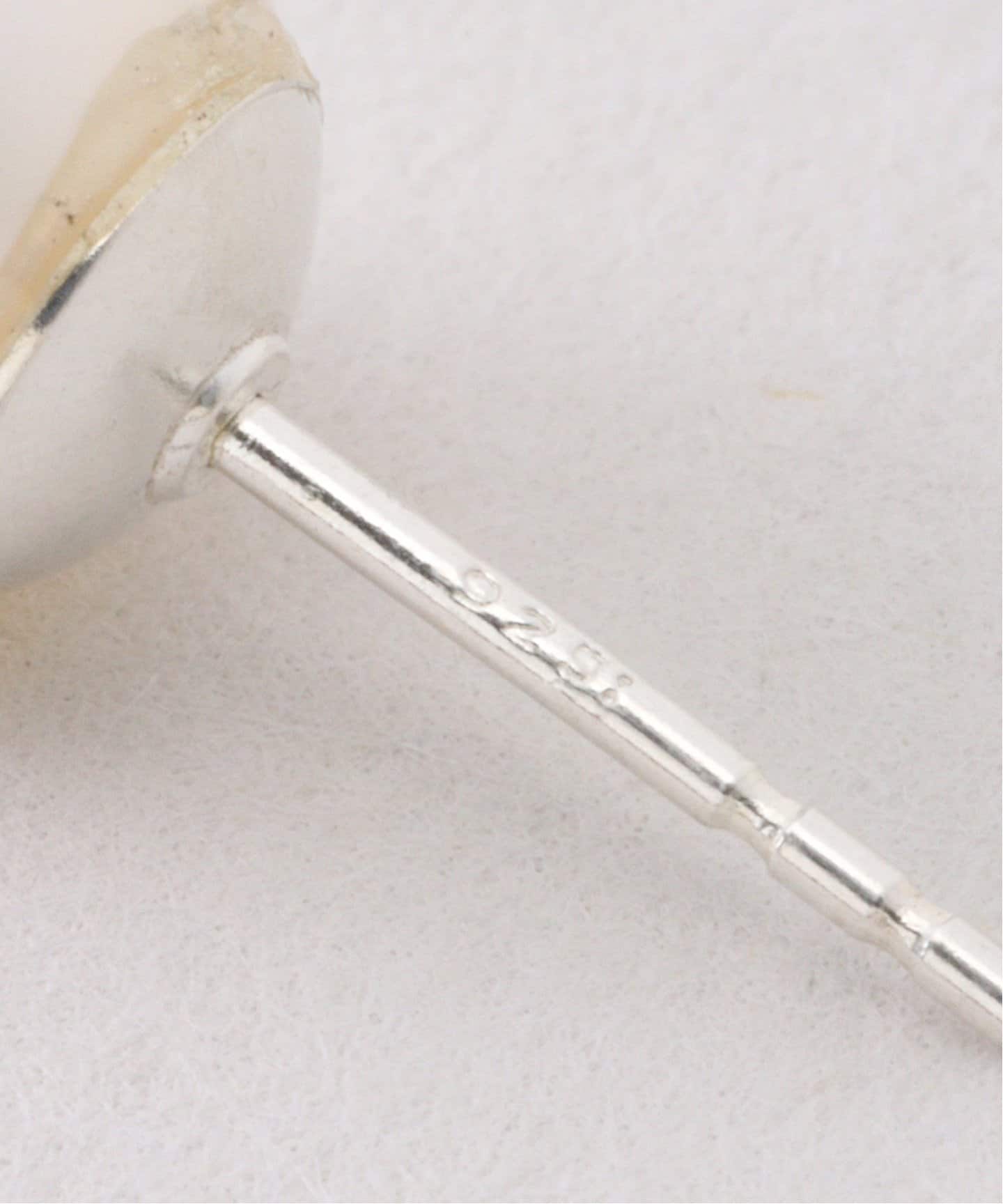 【関税込み】Sophie Buhai ホワイト Small Angelyne ピアス SOPHIE BUHAI/ソフィーブハイ】 Small Angelyne Earrings On