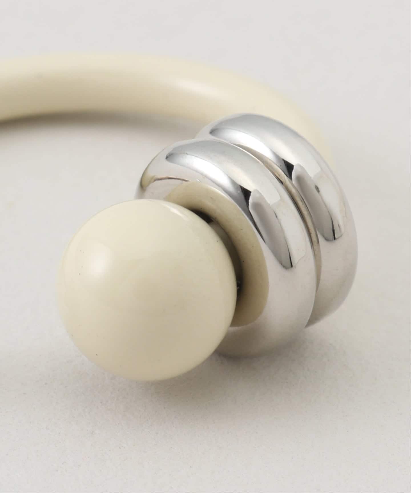 JUSTINE CLENQUET】ALAN LACQUERED EARRINGS：ピアス（両耳