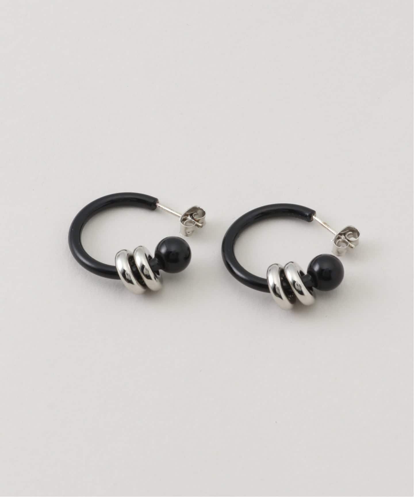 JUSTINE CLENQUET】ALAN LACQUERED EARRINGS：ピアス（両耳