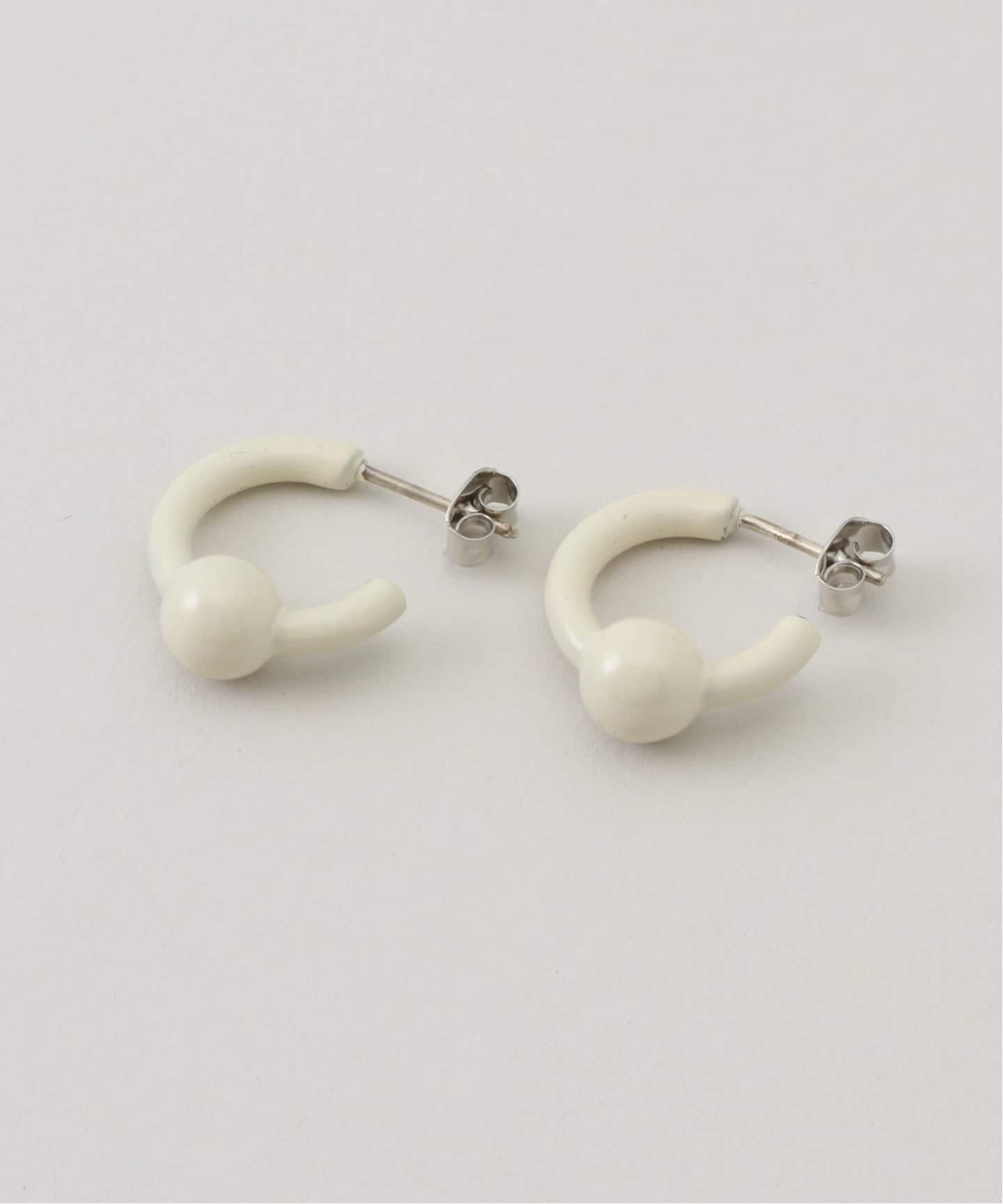 JUSTINE CLENQUET】 SAM LACQUERED EARRINGS：ピアス（両耳