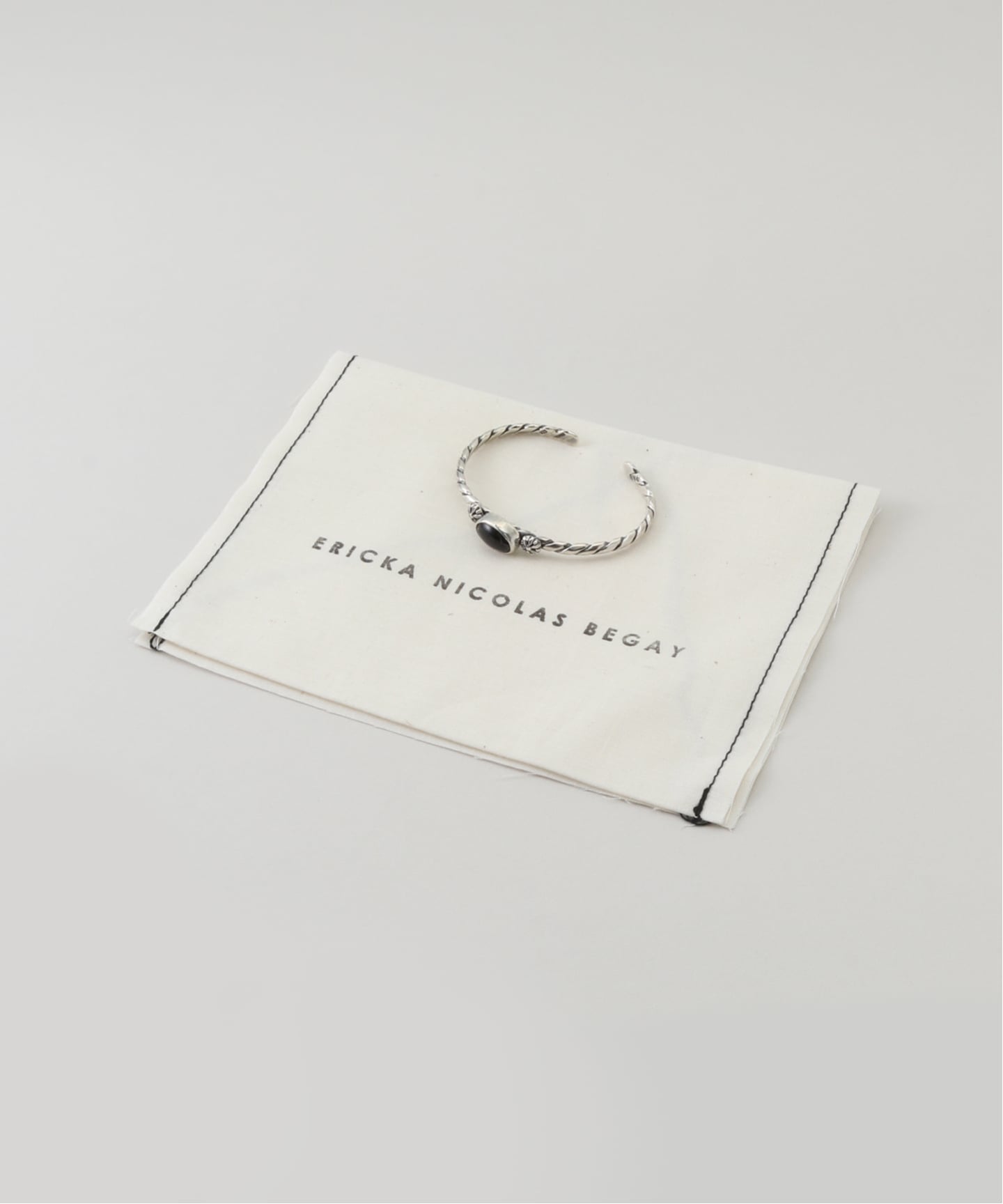 ERICKA NICOLAS BEGAY】TWIST ONYX BRACELET（ブレスレット・バングル