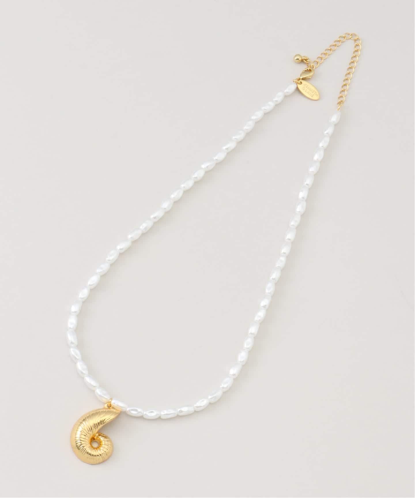 Kenneth Jay Lane/ケネス ジェイ レーン】 seashell pendant