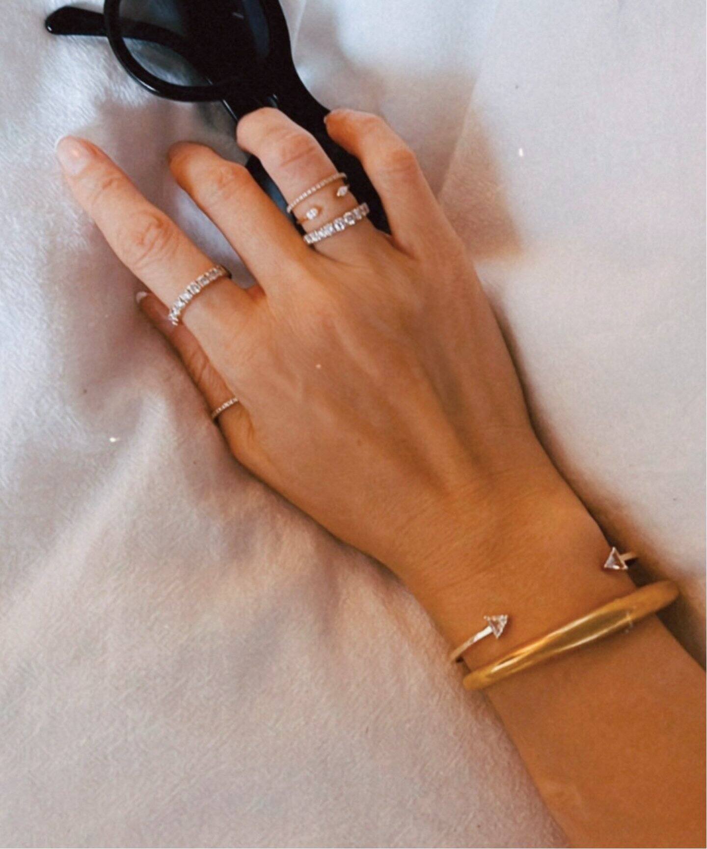 追加【Laaina/ラアイナ】 TRIANGLE TOPAZ CUFF（ブレスレット 