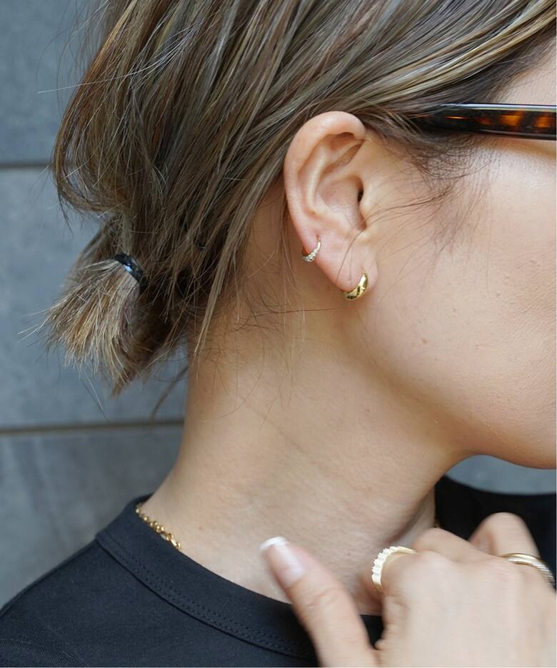 LIZZIE MANDLER/リジーマンドラー】CRESCENT HOOP 8.5（ピアス（片耳用 