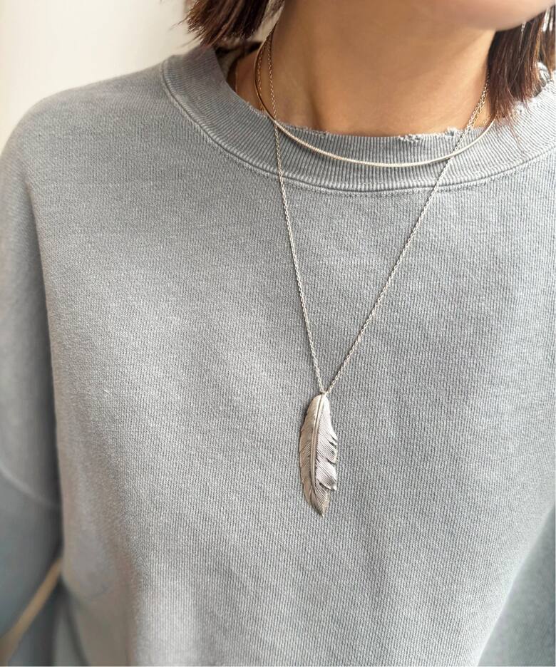MANON JEWELRY/マノン ジュエリー】 feather pendant 47.5cm necklace 