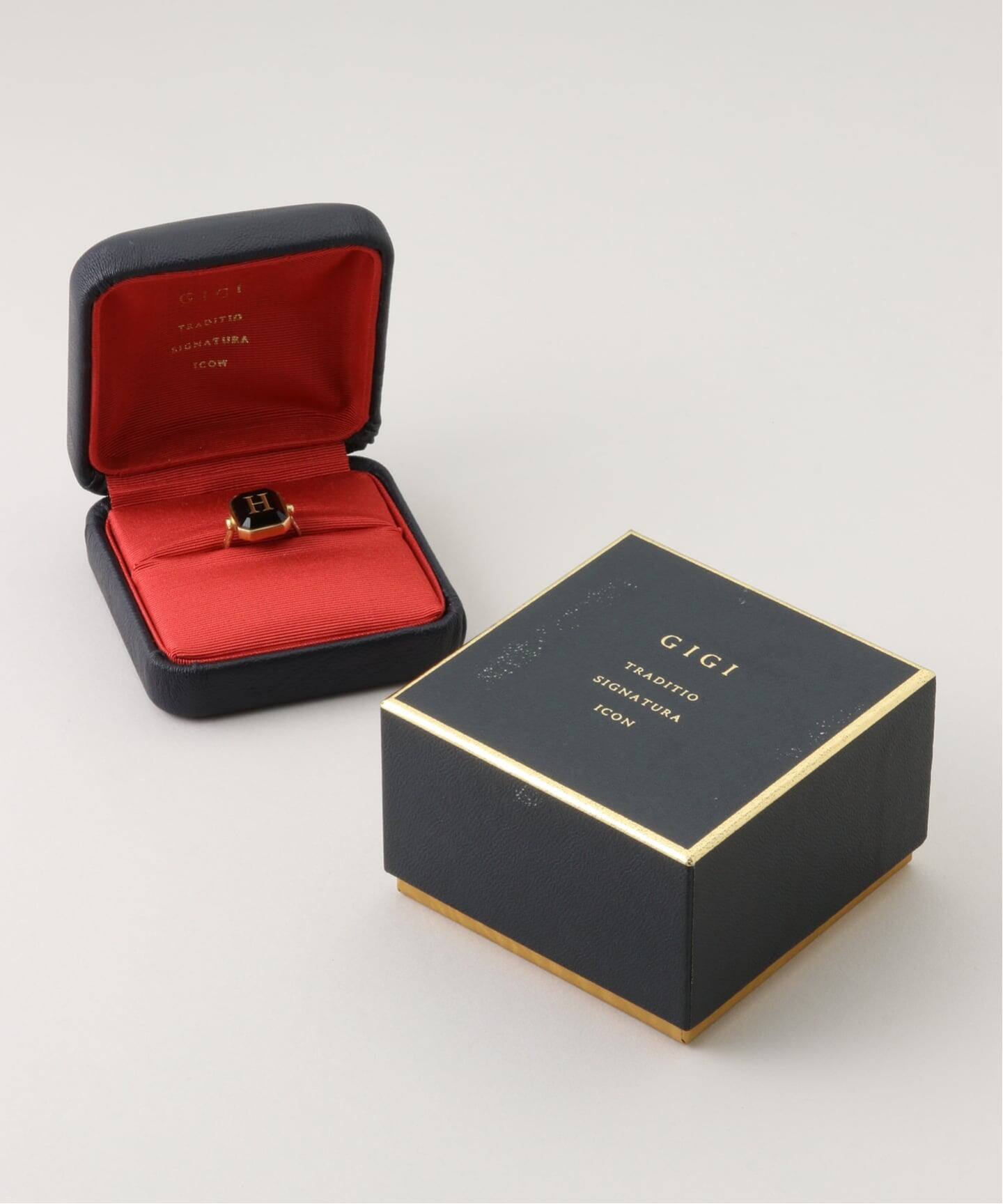 マハロ　GIGI HELIOS / Initial onyx ring E HELIOS / Initial onyx ring - GIGI Jewelry