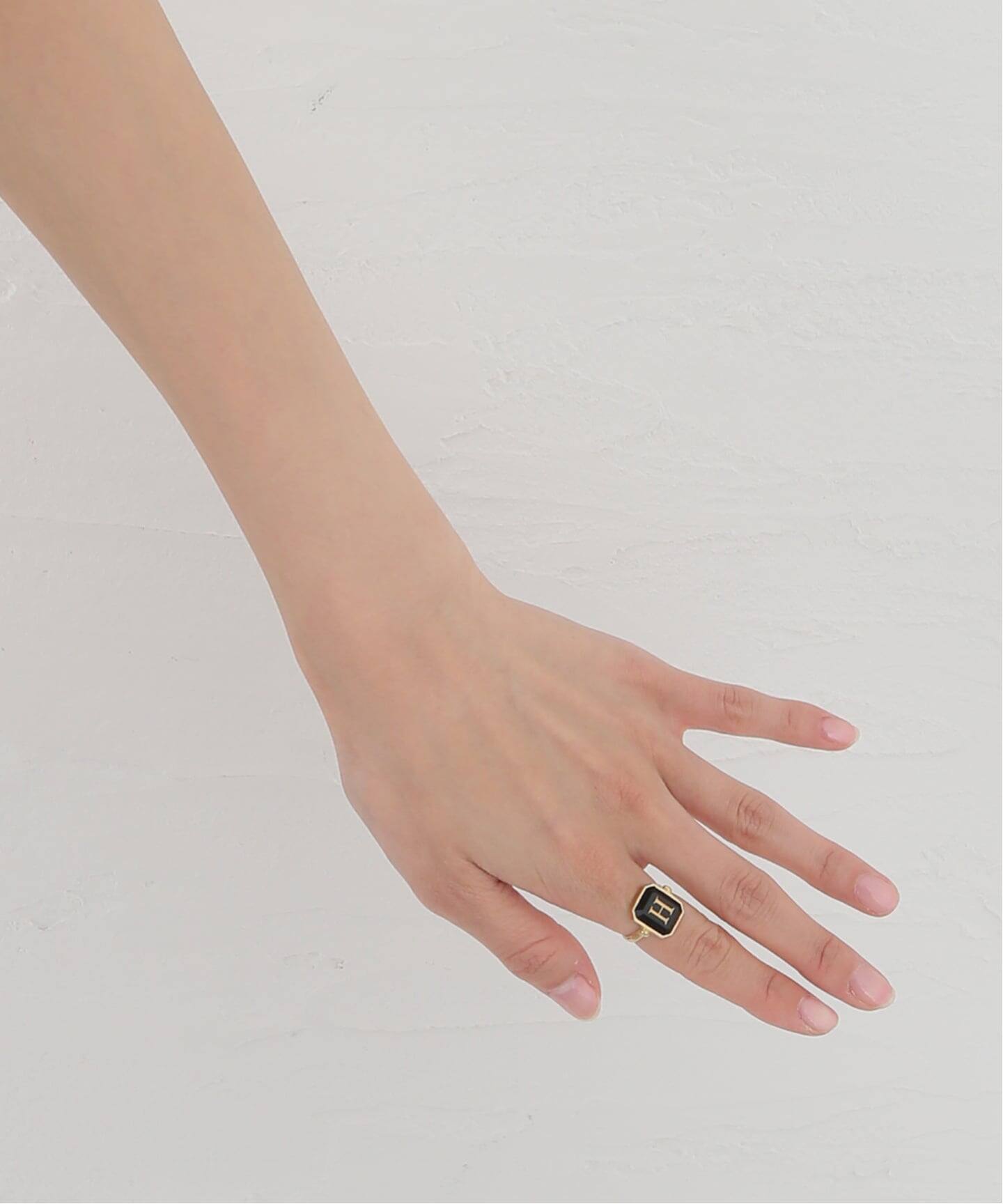 マハロ　GIGI HELIOS / Initial onyx ring E HELIOS / Initial onyx ring - GIGI Jewelry