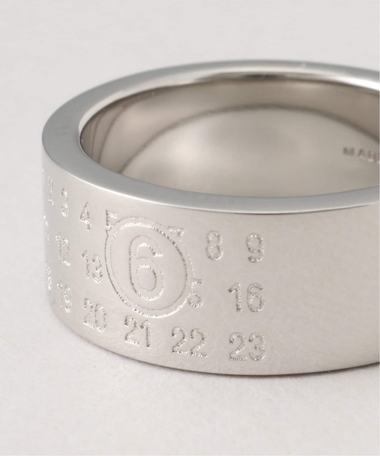 【新品・未使用】MaisonMargiela CircleNumberロゴピアス 新品・未使用】MaisonMargiela CircleNumberロゴピアス