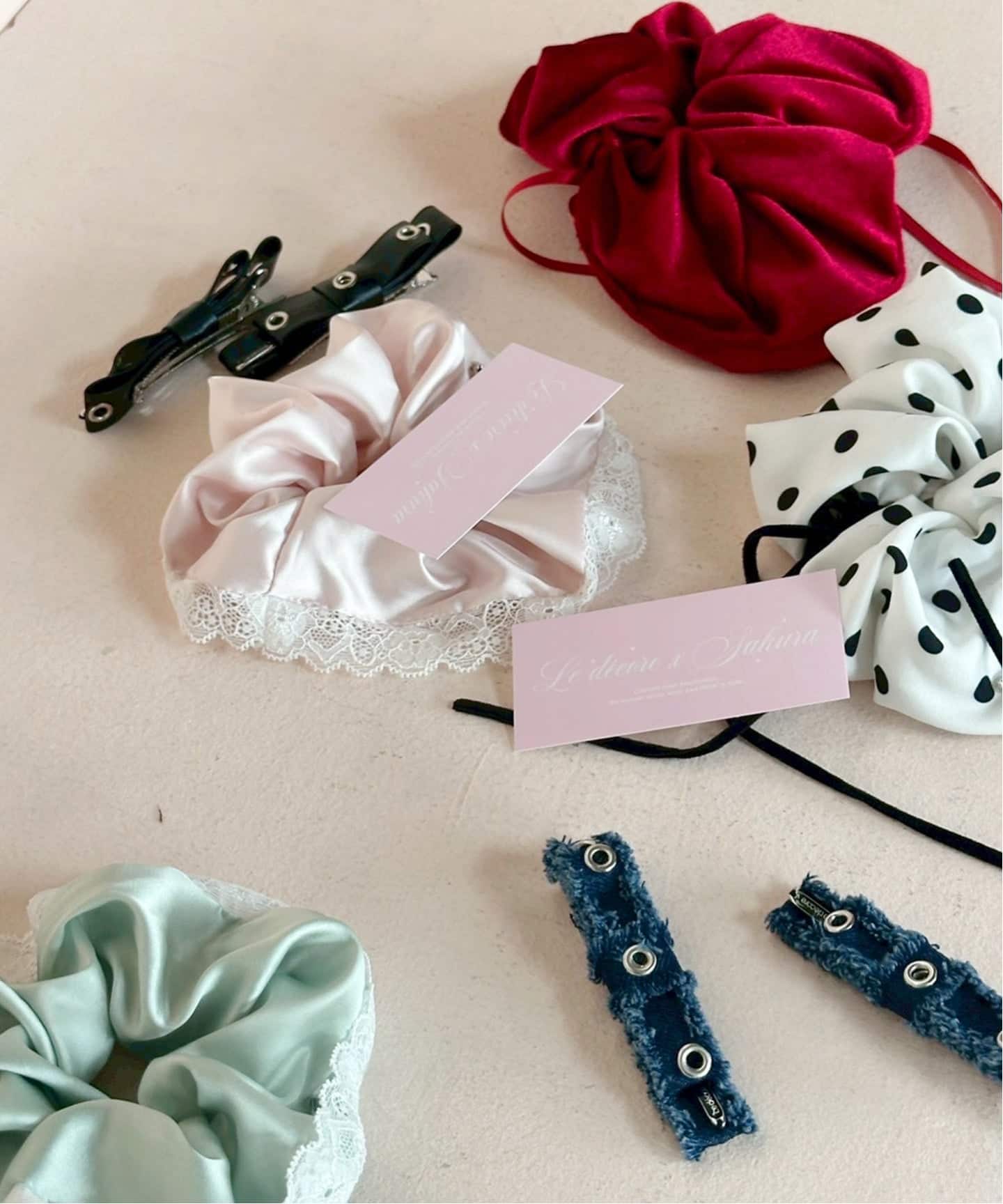 WEB限定》SAKURA SAIGA×Le decore / ル デコレ lady ribbon chouchou