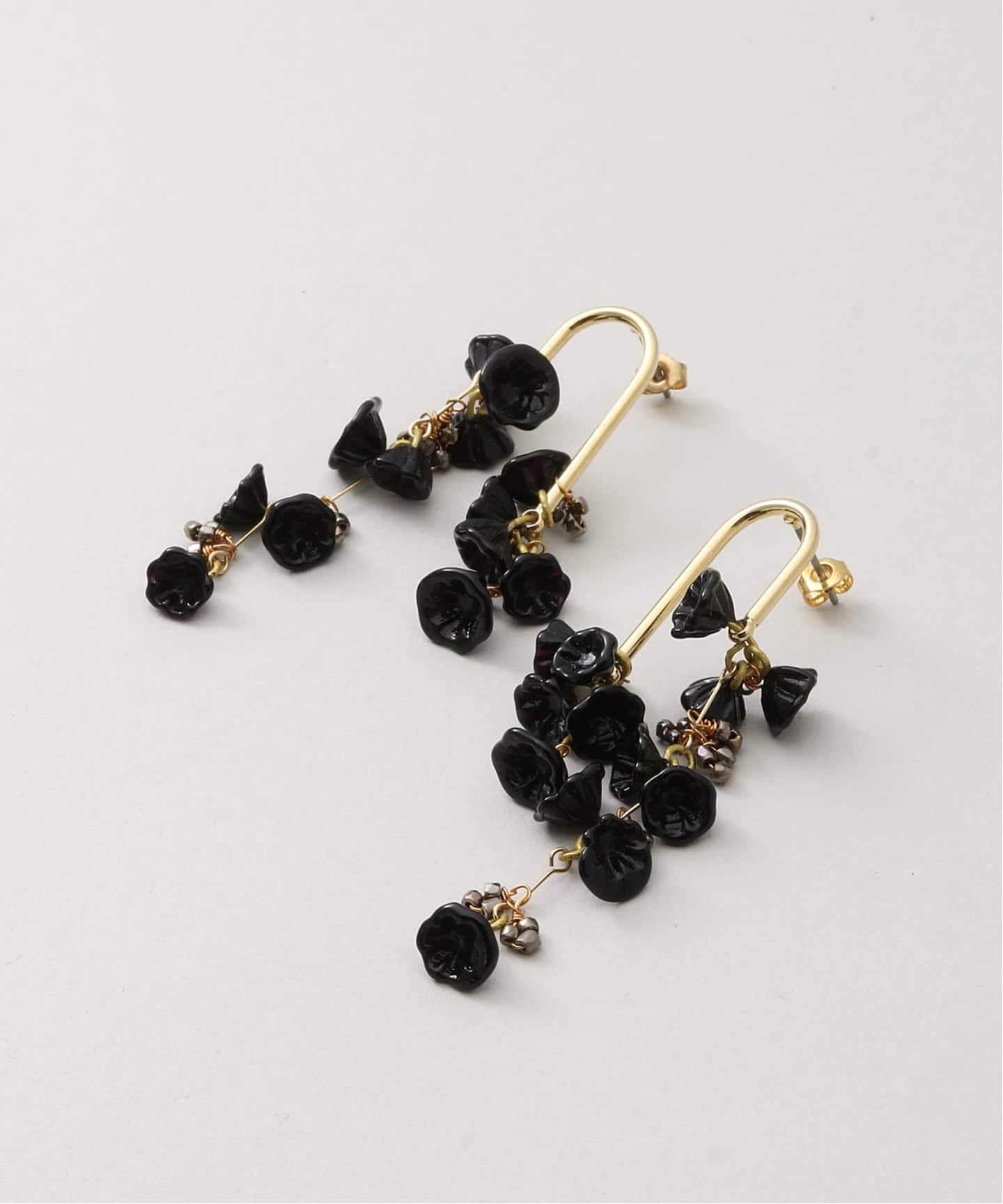 monshiro/モンシロ Holly hock bouquet ピアス MNP-223（ピアス（両耳