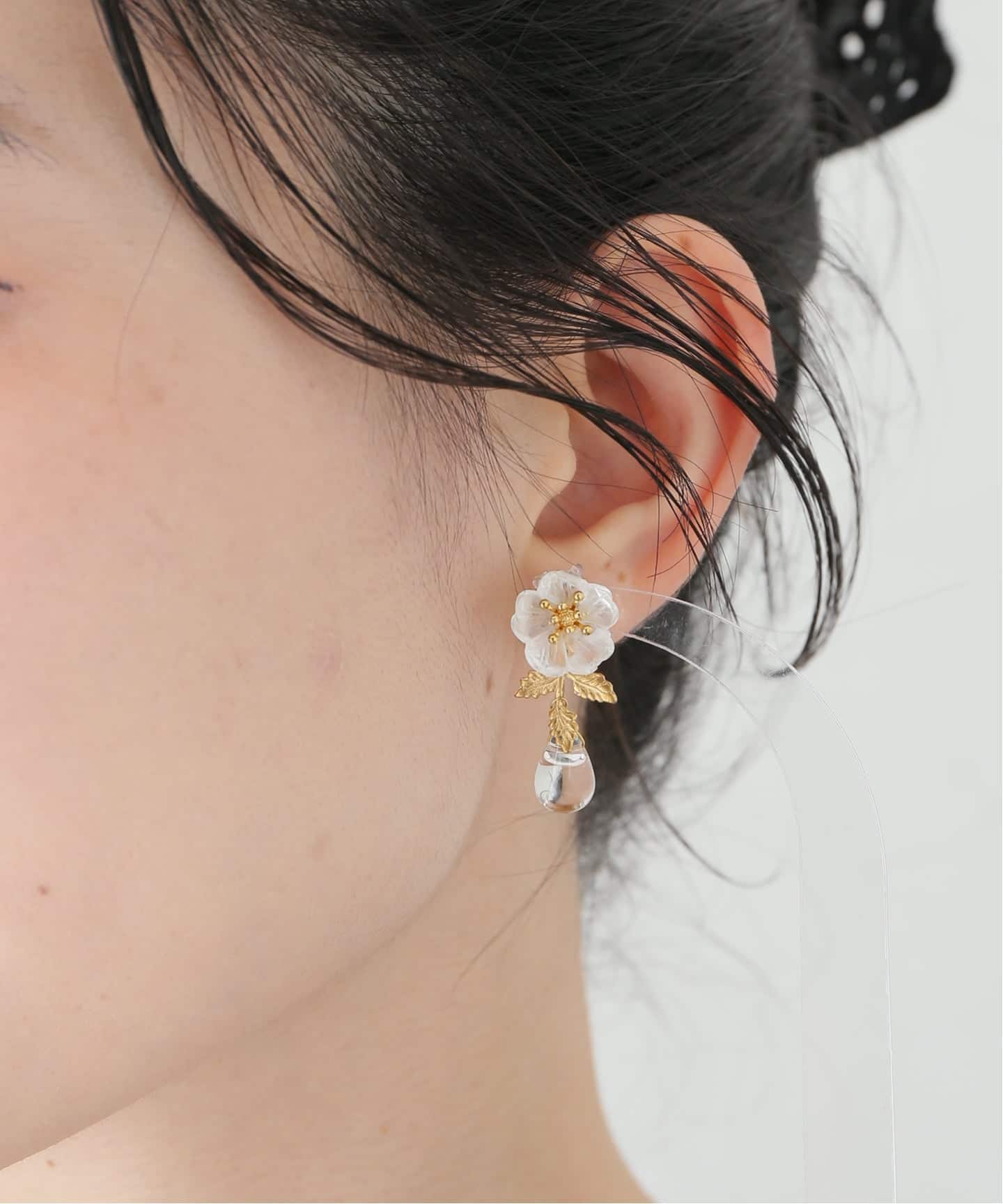 MONSHIRO/モンシロ ajisai drop ピアス(gray)（ピアス（両耳用