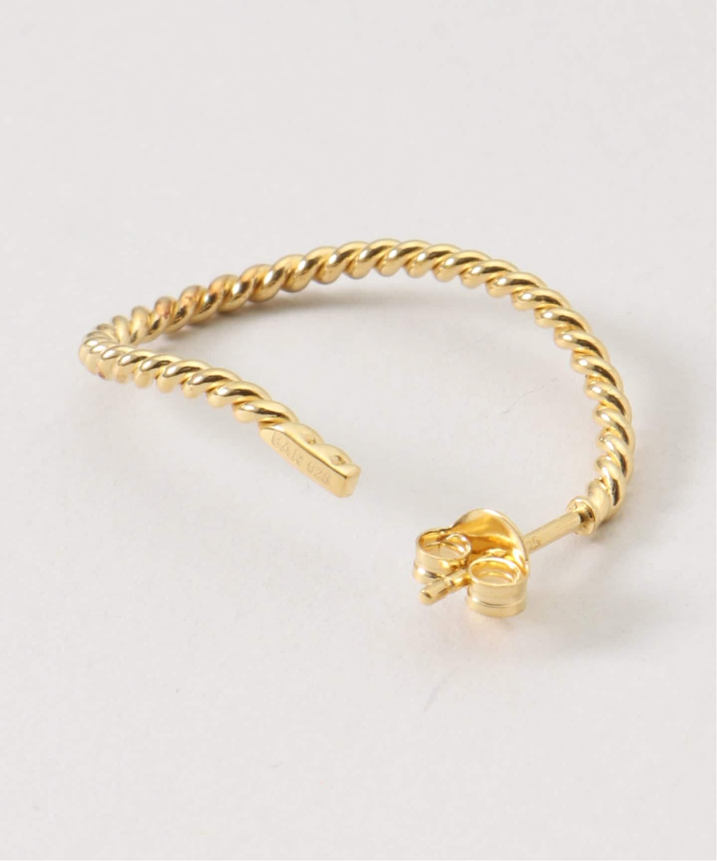 BAR Jewellery / バージュエリー TWISTED ELONGATED HOOP ピアス