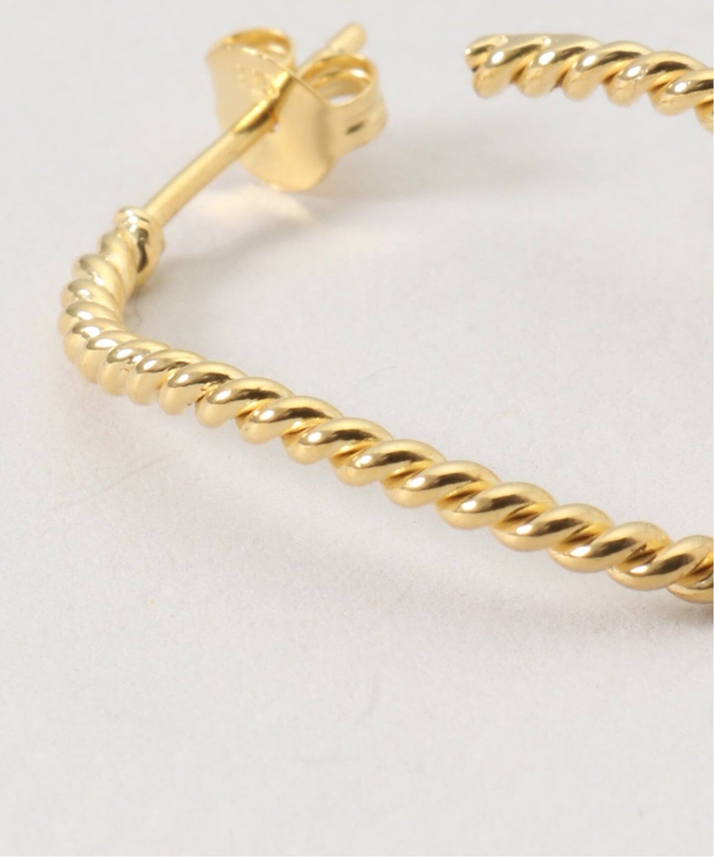 BAR Jewellery / バージュエリー TWISTED ELONGATED HOOP ピアス(両耳