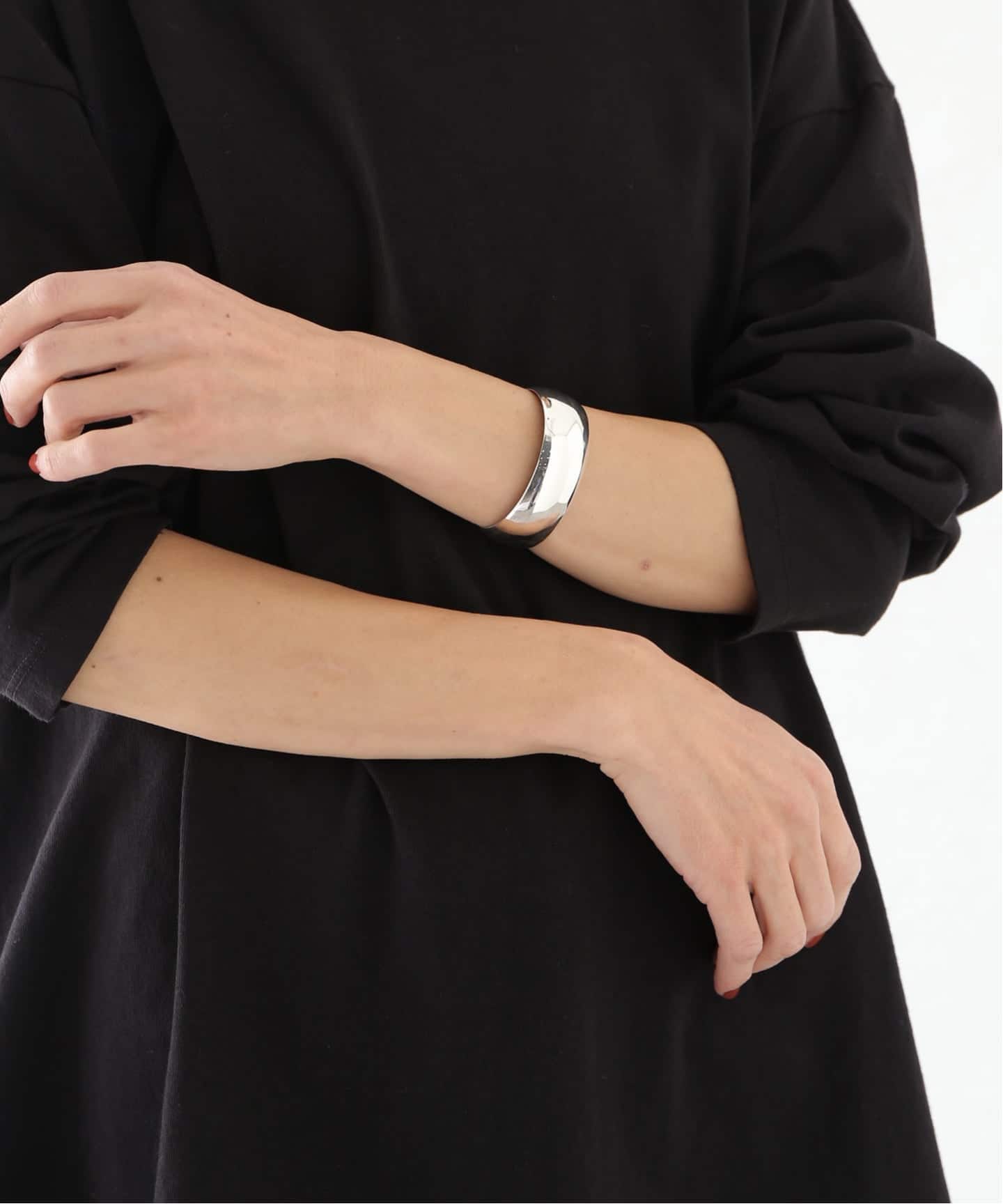 ERICKA NICOLAS BEGAY / エリッカ ニコラス ビゲイ ARCHED バングル