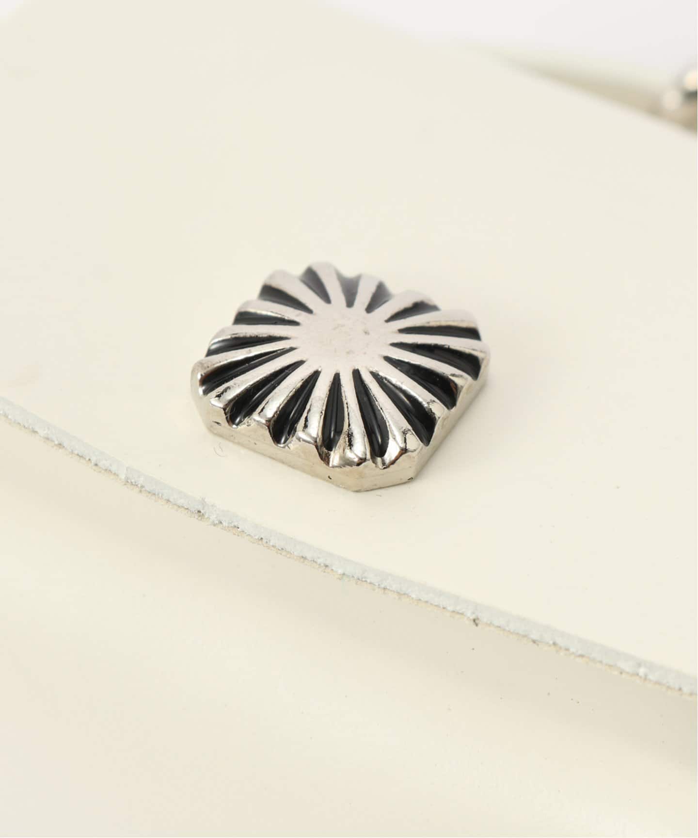 TOGA TOO LEATHER EARPHONE CASE TZ251-AG959：イヤホンケース