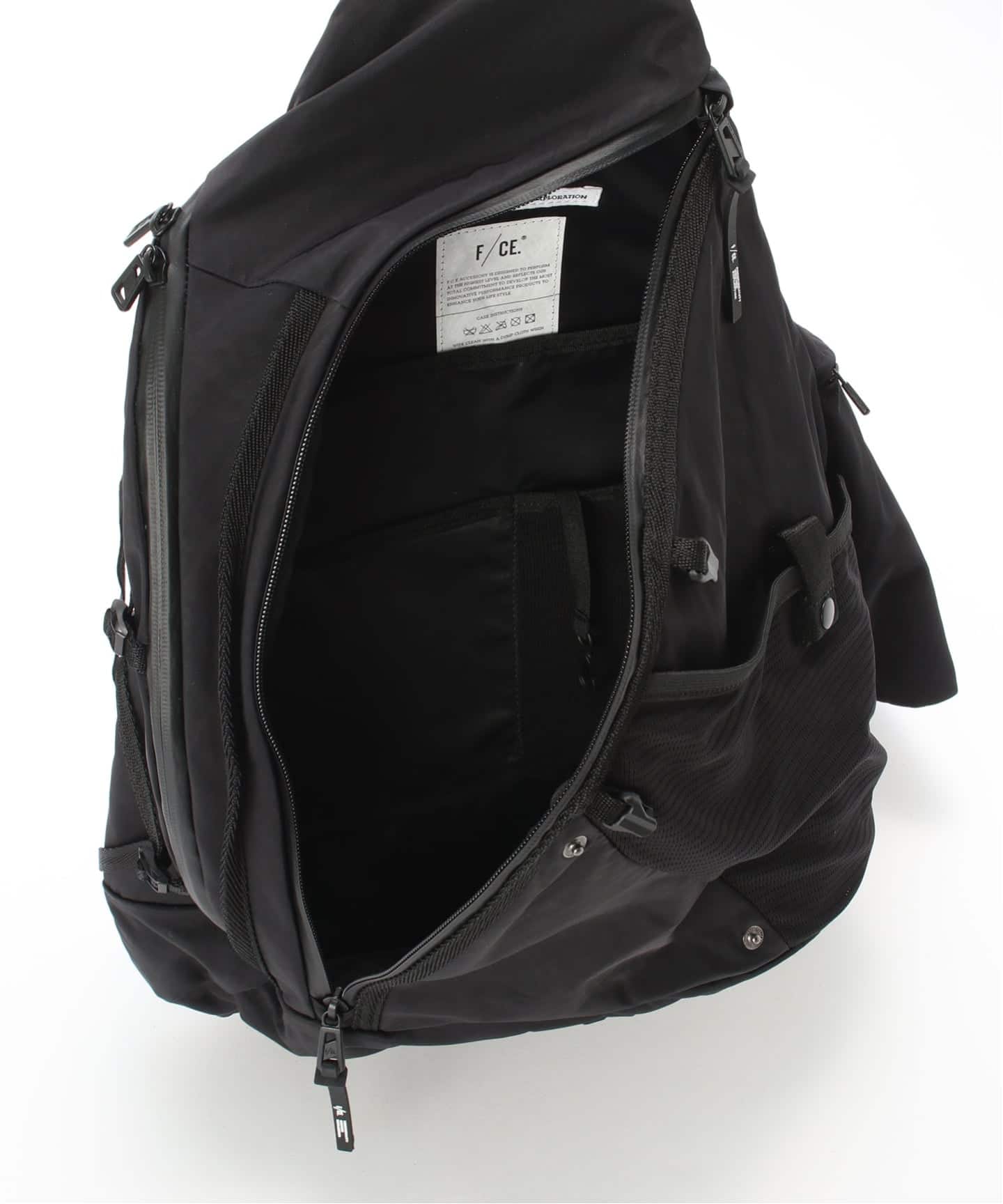 F/CE TEXTURED TWILL 3 POINTS SLINGER BAG ID FTT36252B0004
