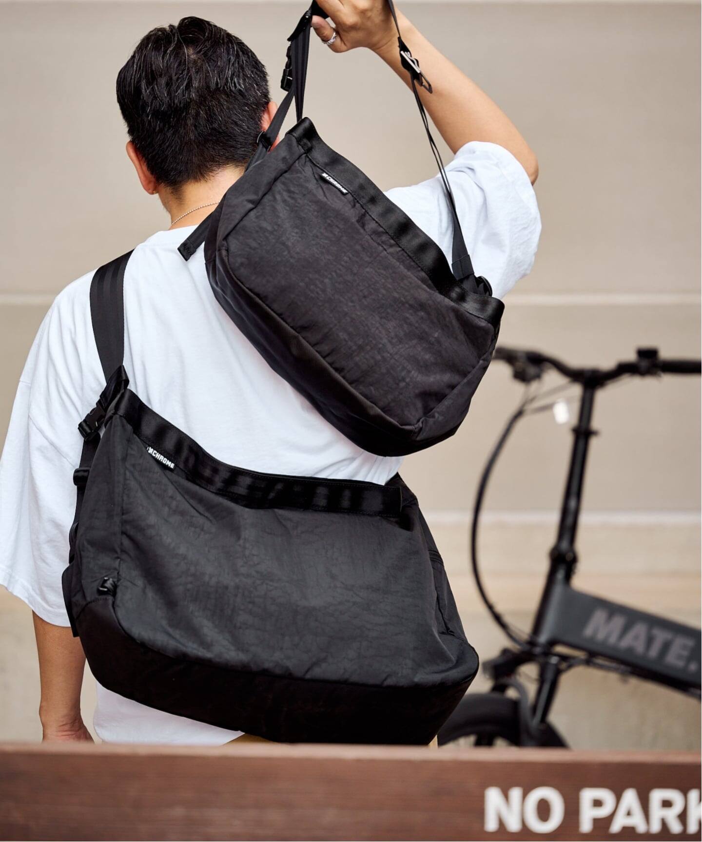 CHROME NEWSPAPER MESSENGER SM (耐水モデル）（ショルダーバッグ