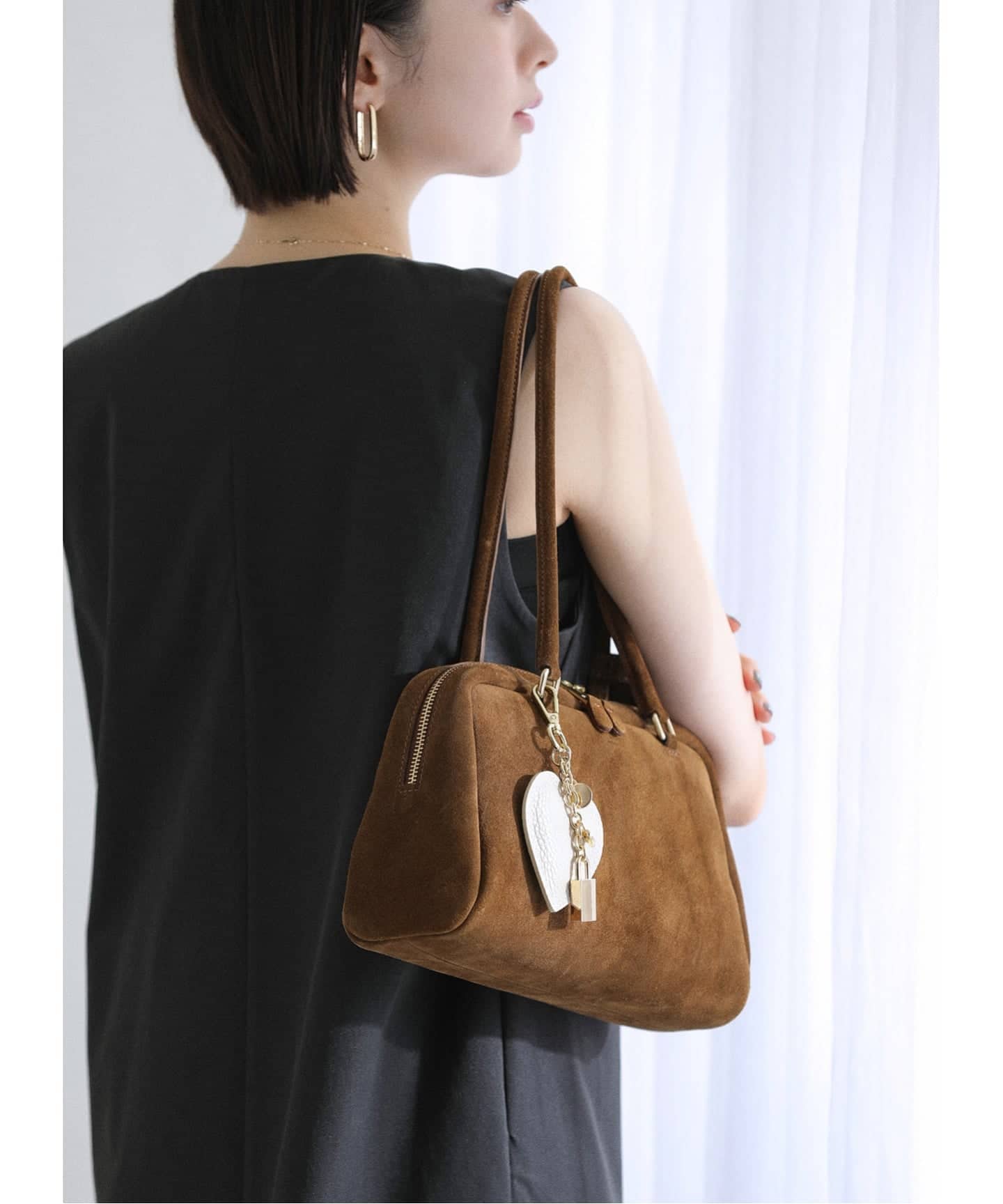 CHRISTIAN VILLA クリスチャンヴィラ　大人気ダークブラウン クリスチャンヴィラ CHRISTIAN VILLA ボックスシルエットレザー