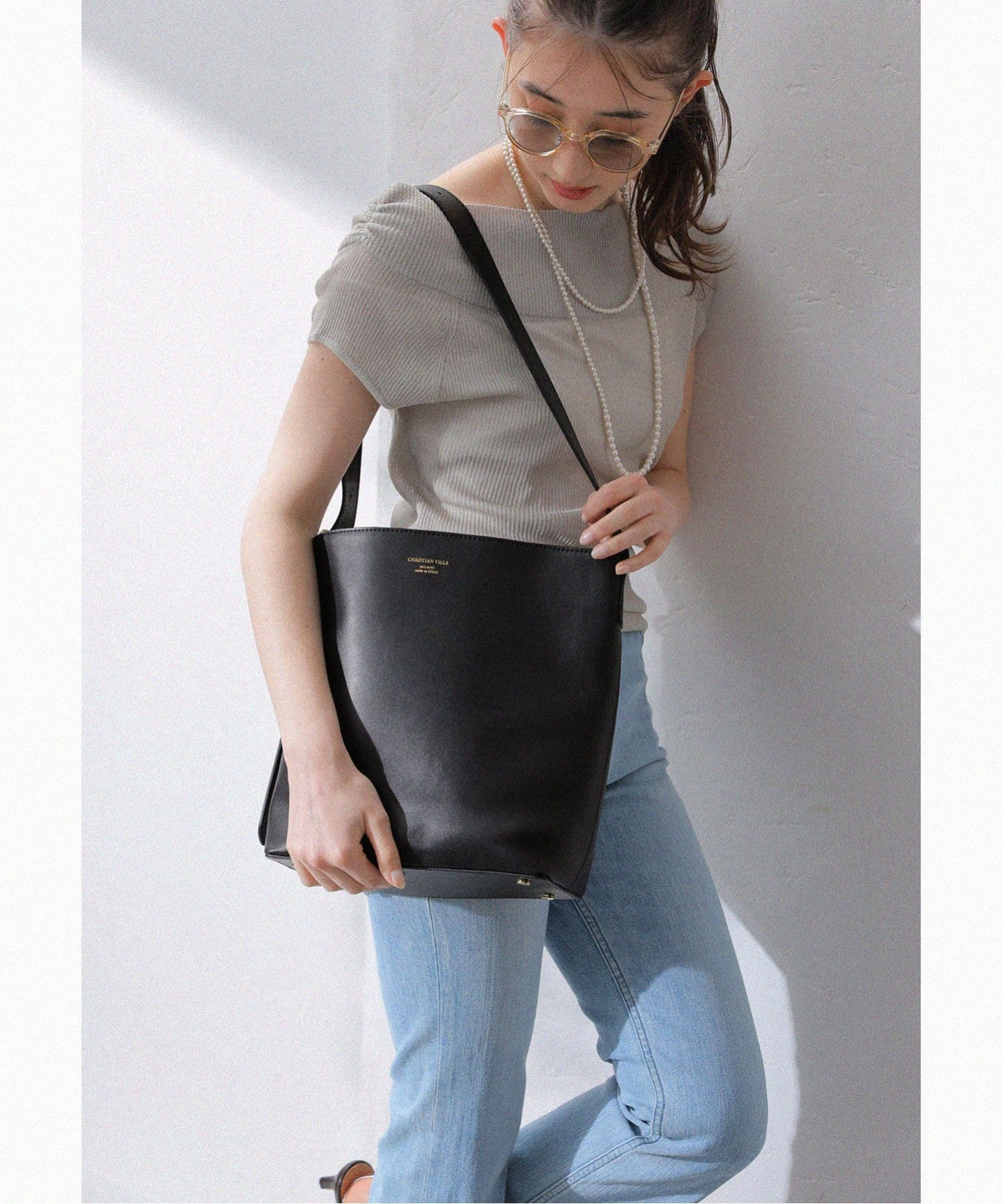 美品【CHRISTIAN VILLA】バケツ型　ブラック　レザー トートバッグ 美品【CHRISTIAN VILLA】バケツ型 ブラック レザー トートバッグ