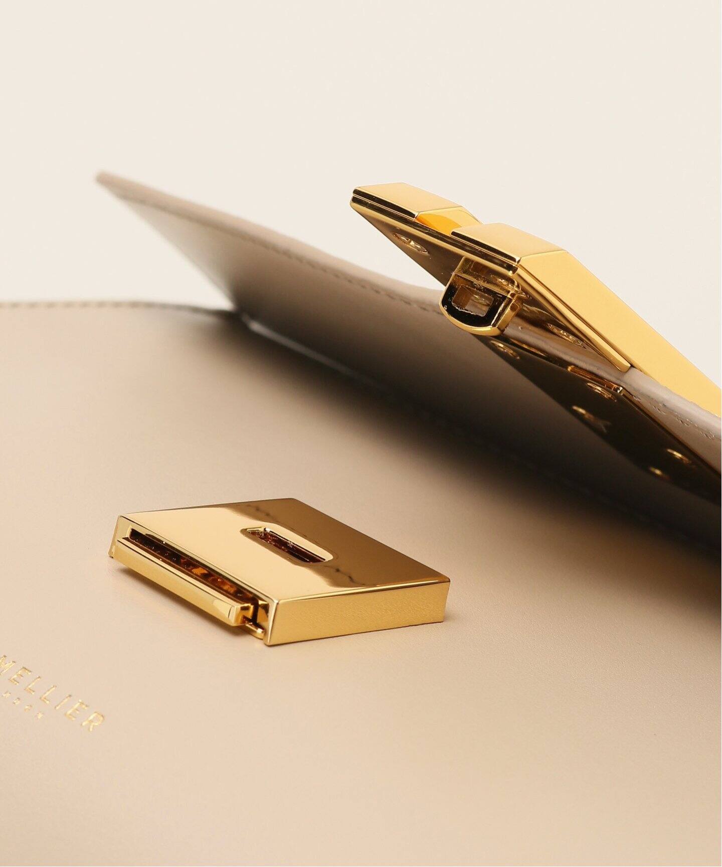 一部店舗+WEB限定》DEMELLIER/デメリエー The Midi Montreal N97