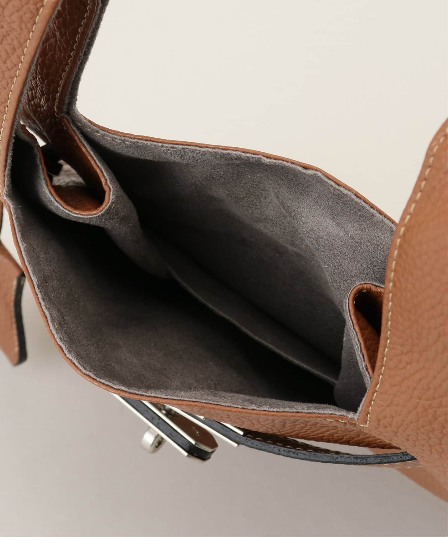バッグ market shoulder bag in shrink black market shoulder bag in shrink leather – OBLIGE