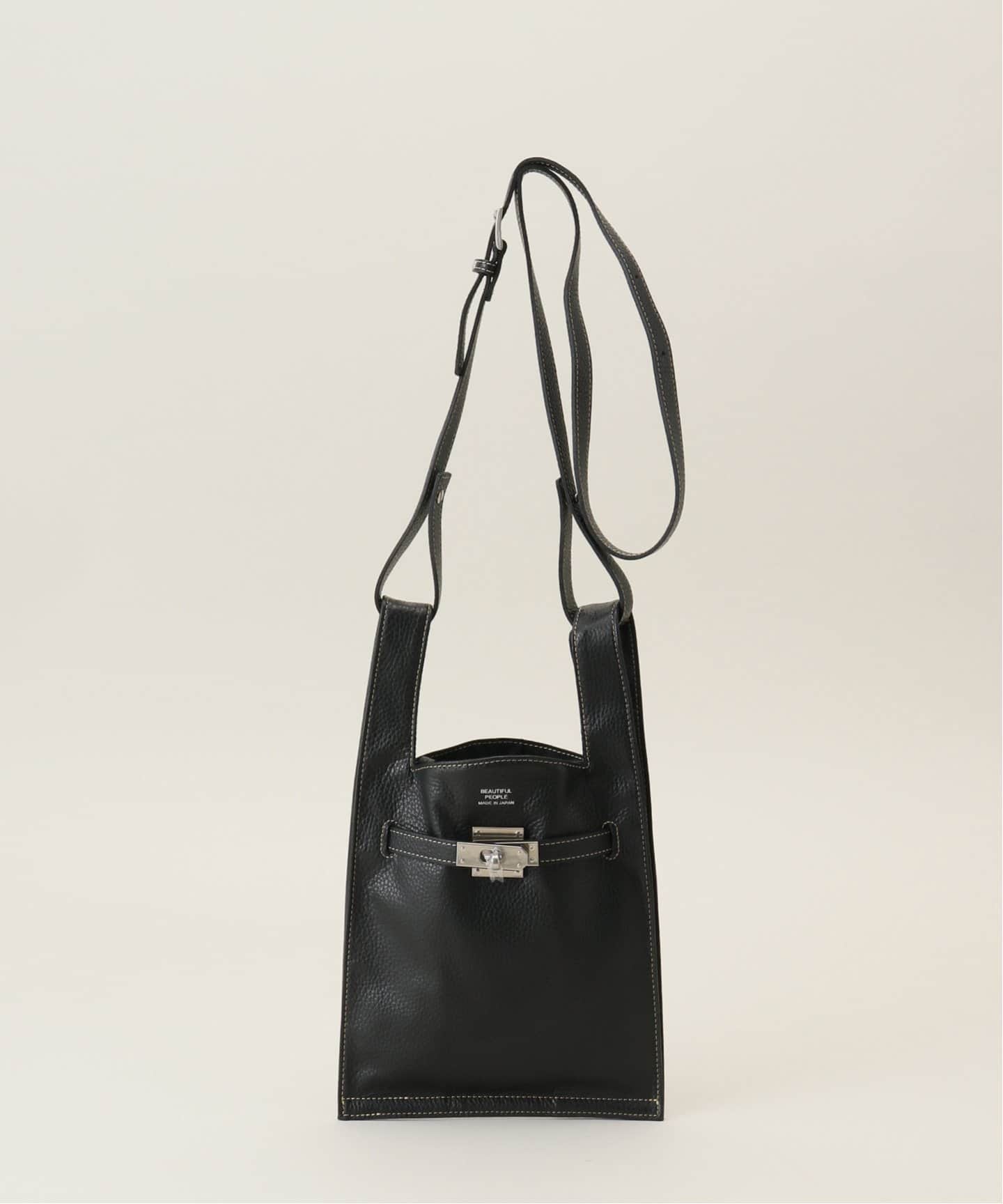 バッグ market shoulder bag in shrink black market shoulder bag in shrink leather（ショルダーバッグ