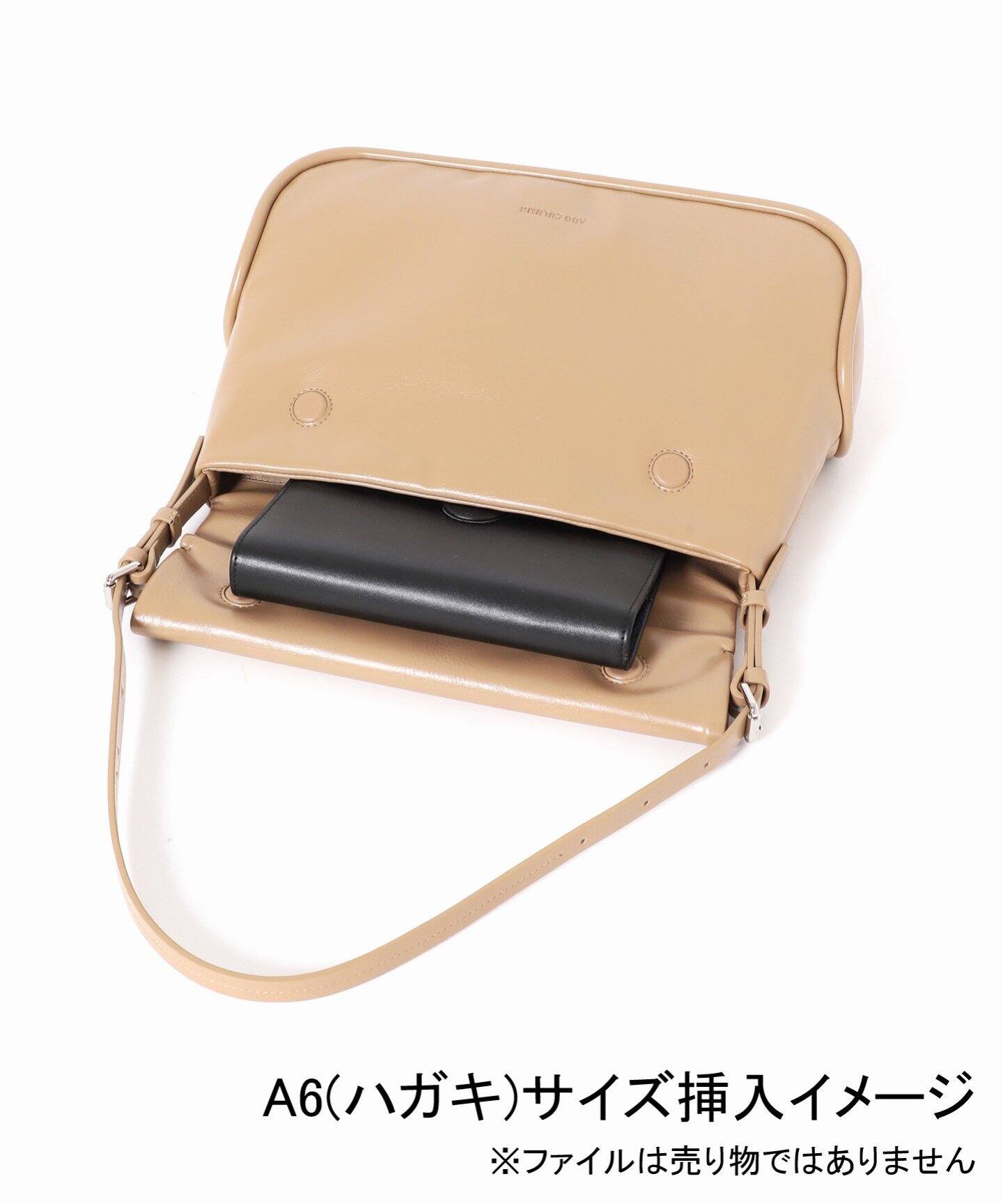 ADD CULUMN ベージュ レザー クラッチバッグ ADD CULUMN ベージュ レザー クラッチバッグ