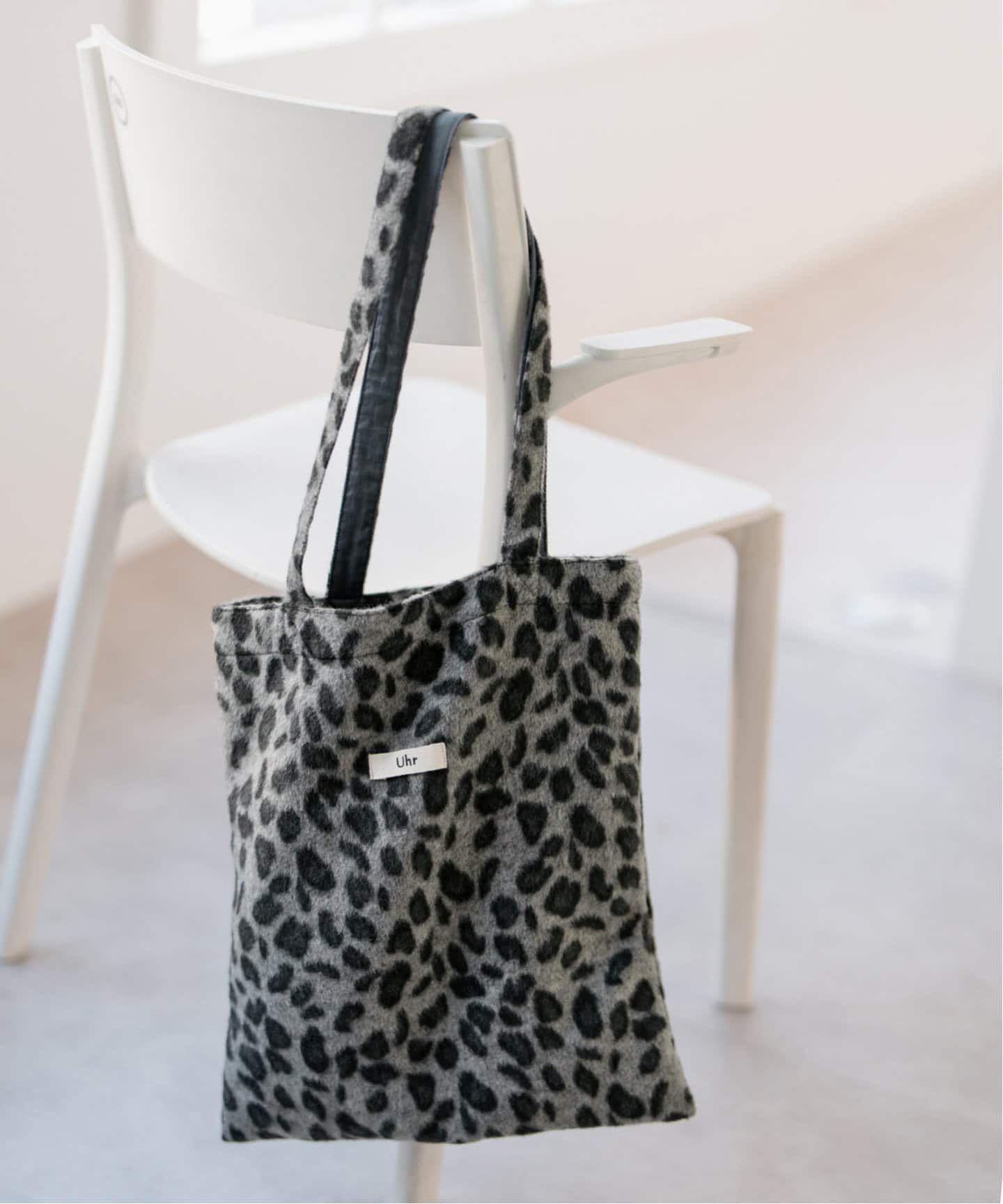 uhr トートバッグ　Spick & span 一部店舗限定予約》Uhr/ウーア 別注Animal TOTE（トートバッグ
