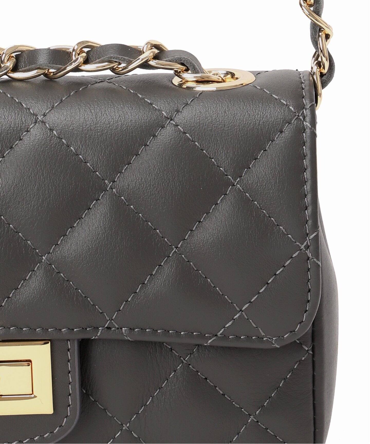 AULENTTI/オウレンティ キルティングバッグ（ショルダーバッグ