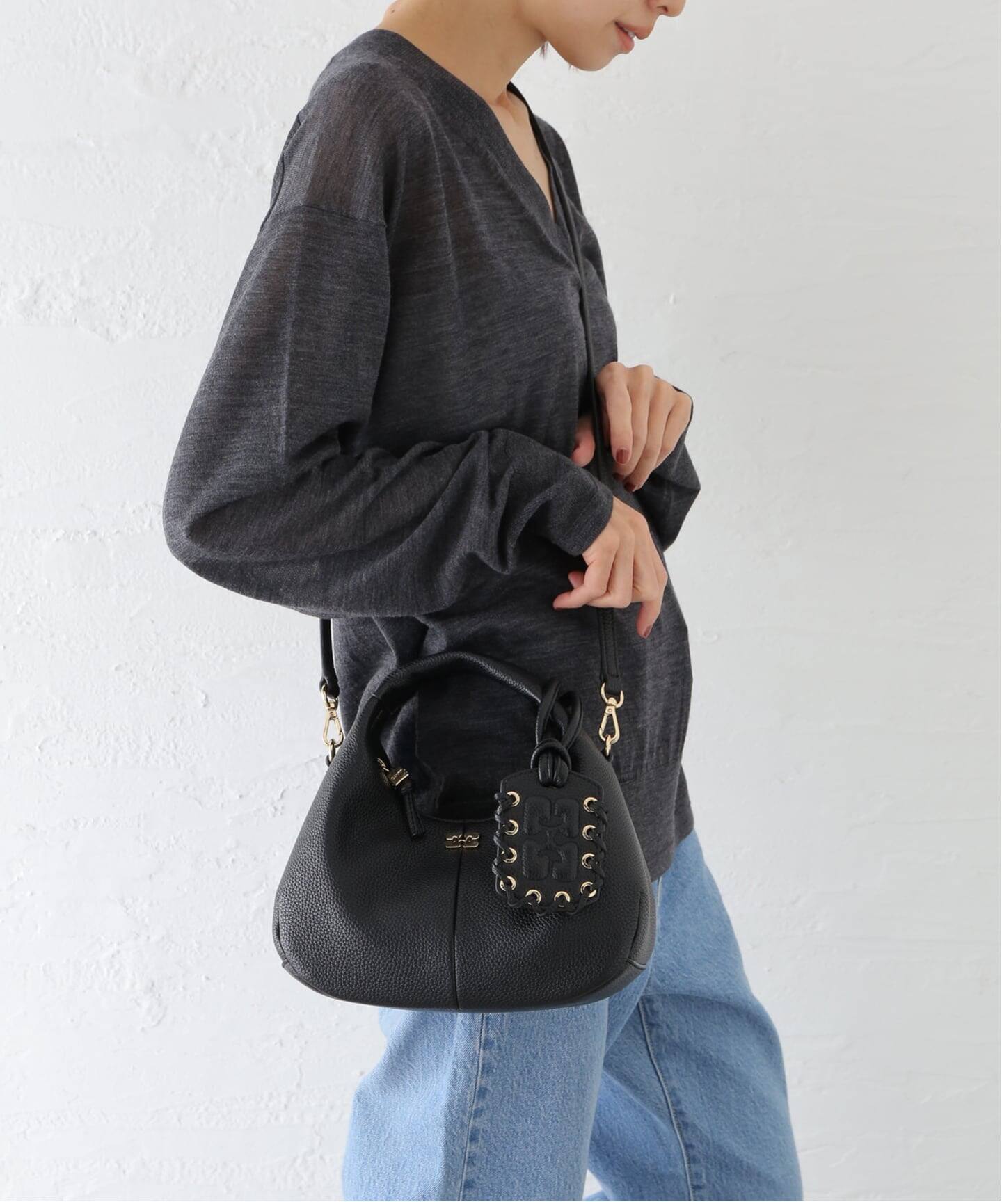 GANNI/ガニー Hobo Mini Grained バッグ（ハンドバッグ）｜UBY Spick