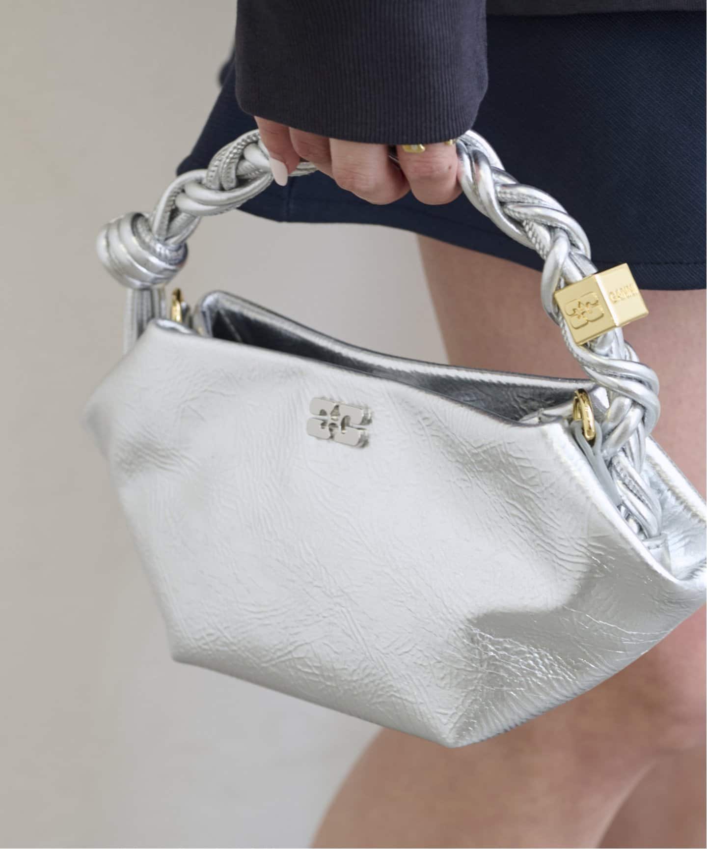 GANNI bou bagオイスターグレー ショルダーバッグ ハンドバッグ GANNI]Ganni Bou Bag Small/OYSTER GRAY(A5245) – R&Co.