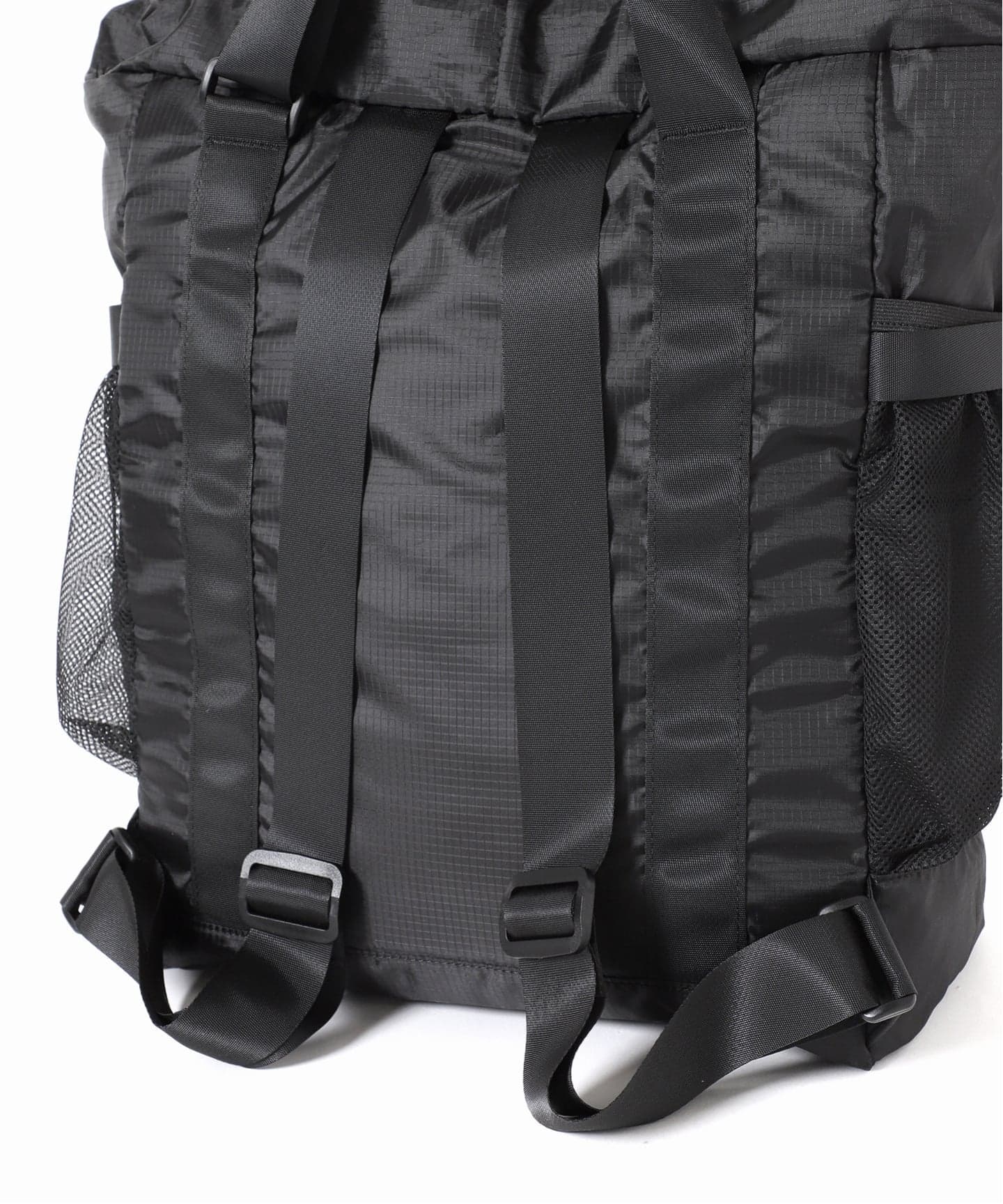 別注【CARIBOUMOUNTAINEERING】 バックパック CARIBOU MOUNTAINEERING: ライト ウェイト バックパック｜ SHIPS