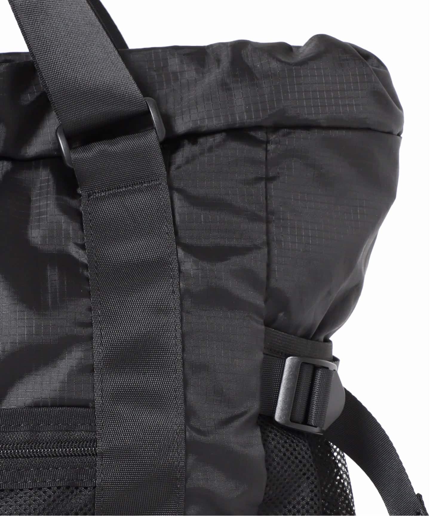 別注【CARIBOUMOUNTAINEERING】 バックパック CARIBOU MOUNTAINEERING: ライト ウェイト バックパック｜ SHIPS