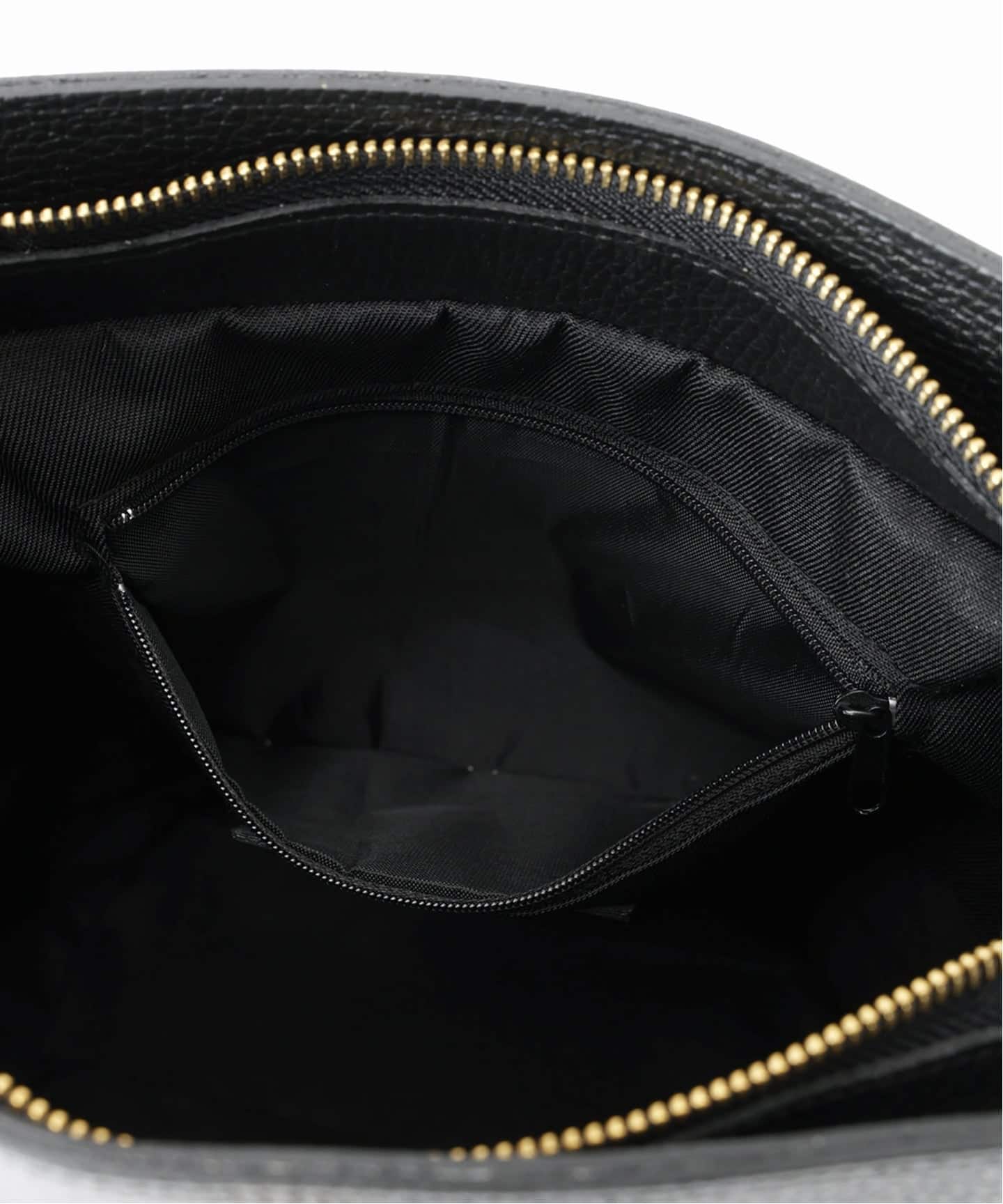 AULENTTI/オウレンティワンハンドル金具付きbasketバック　ブラウン AULENTTI/オウレンティワンハンドル金具付きbasketバック