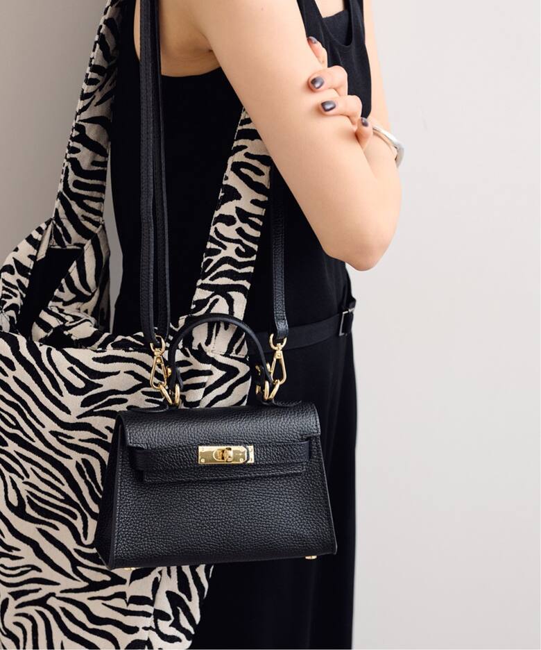 AULENTTI/オウレンティ 金具付きSHOULDERバック（ショルダーバッグ 