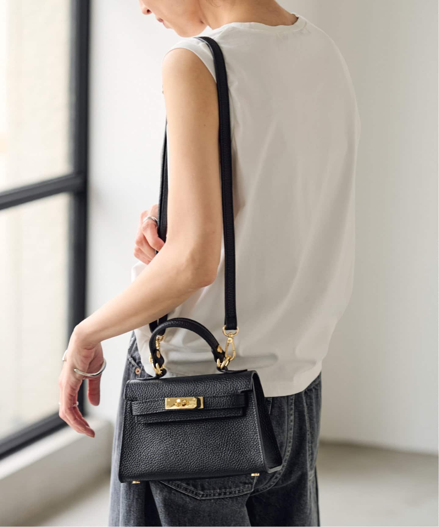 AULENTTI/オウレンティ 金具付きSHOULDERバック（ショルダー